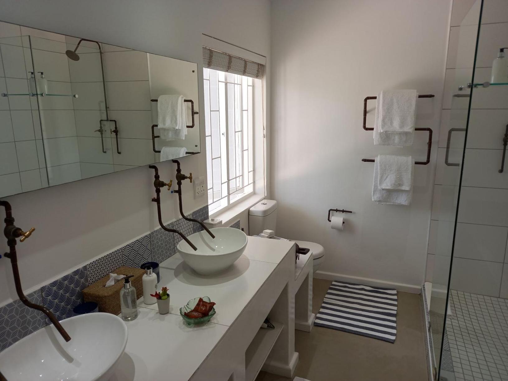The Middle Suite - Photo 2
