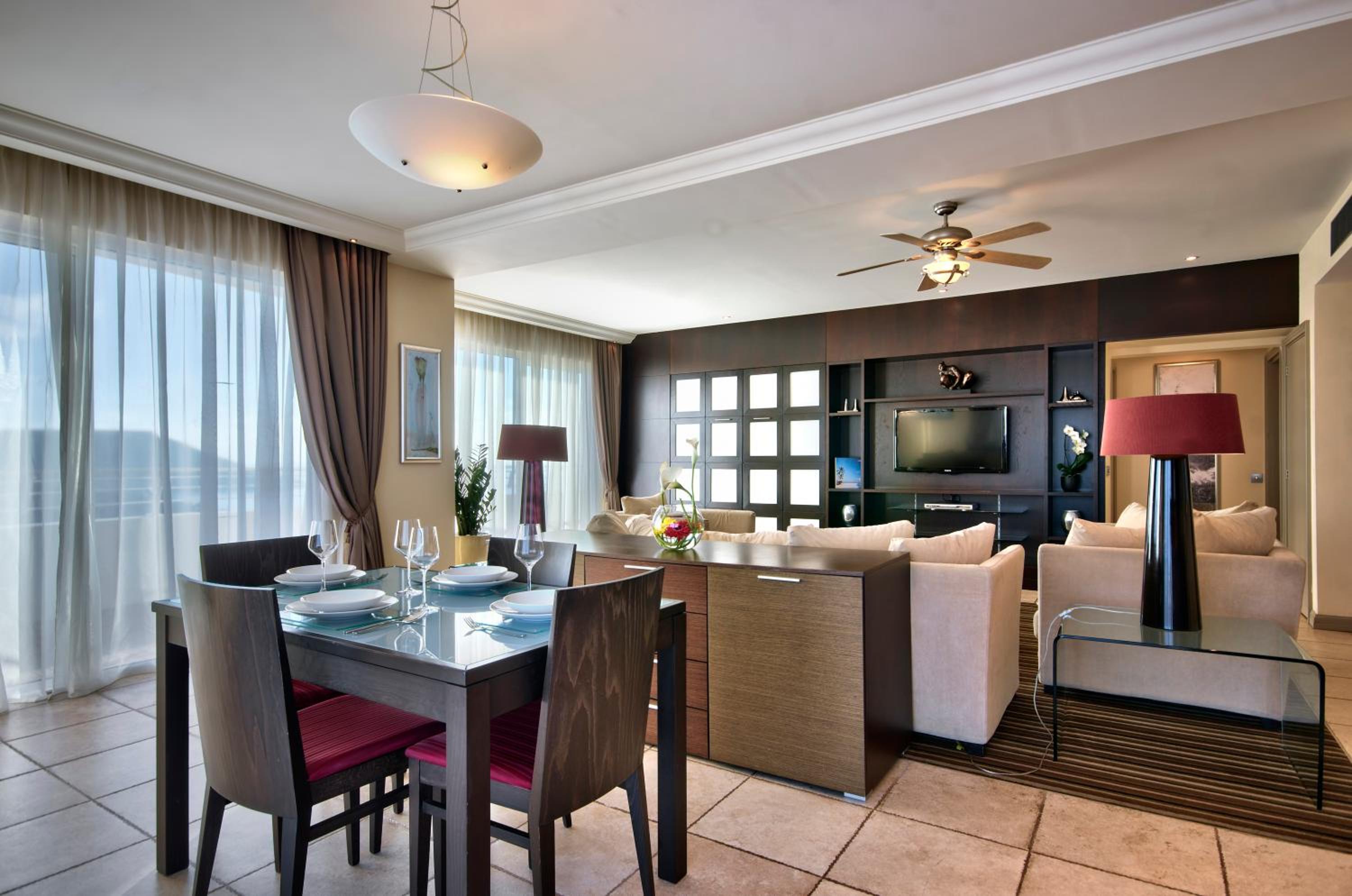 Penthouse Suite with Country View - Photo 4