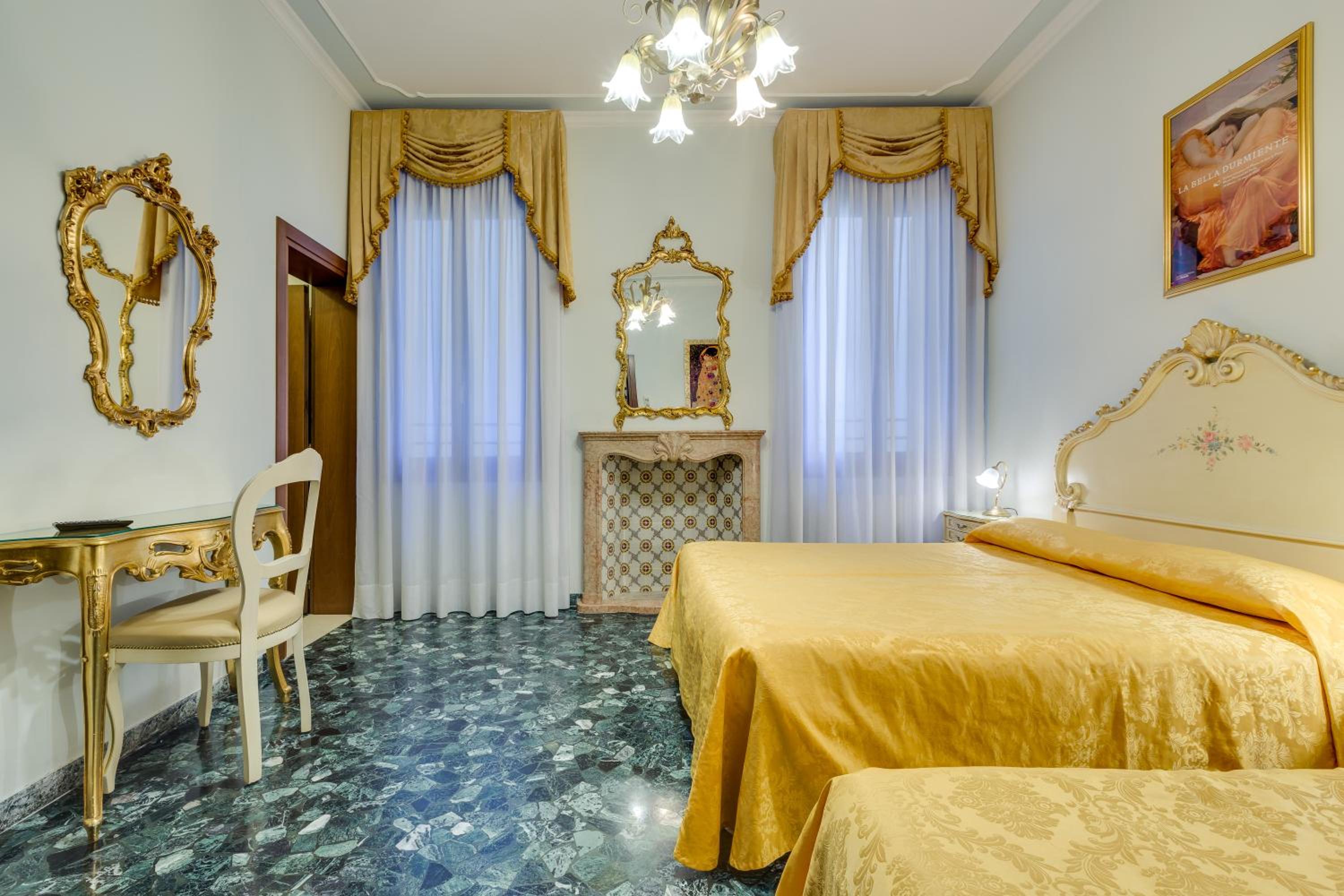 Triple Room with Bathroom photo 1