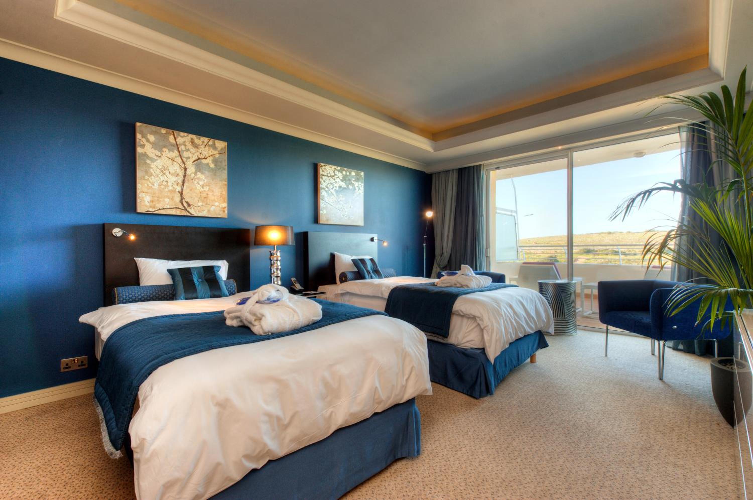 Four-Bedroom Penthouse Suite - Photo 2