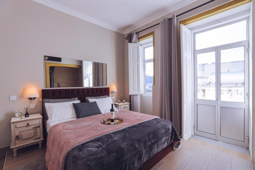 Queen Room with Balcony - Photo 1