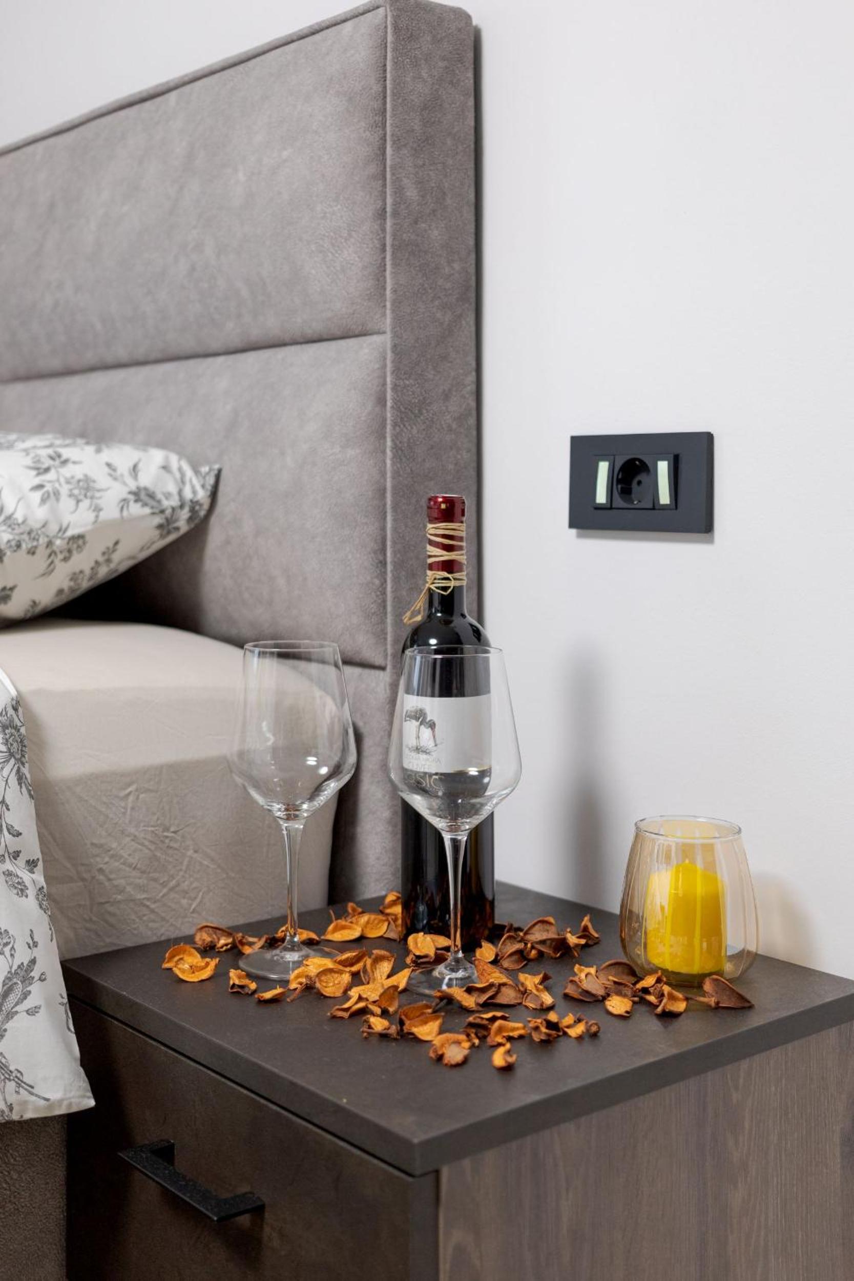 One-Bedroom Apartment - Photo 16