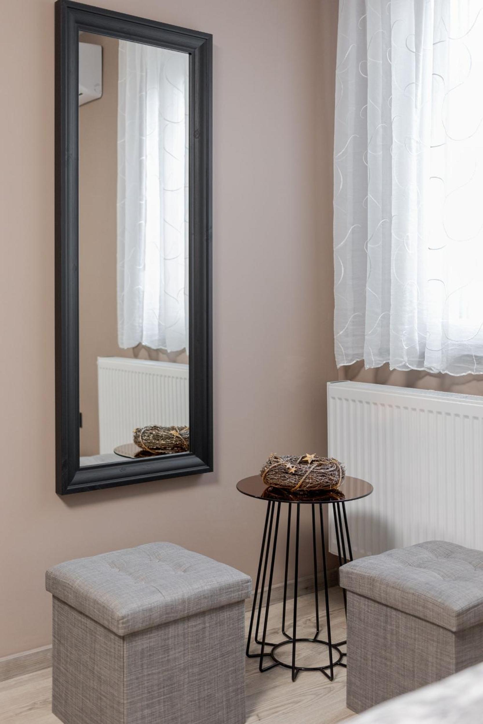 One-Bedroom Apartment - Photo 10