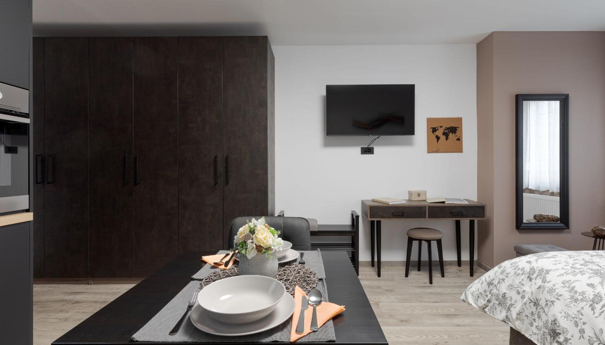 One-Bedroom Apartment - Photo 23