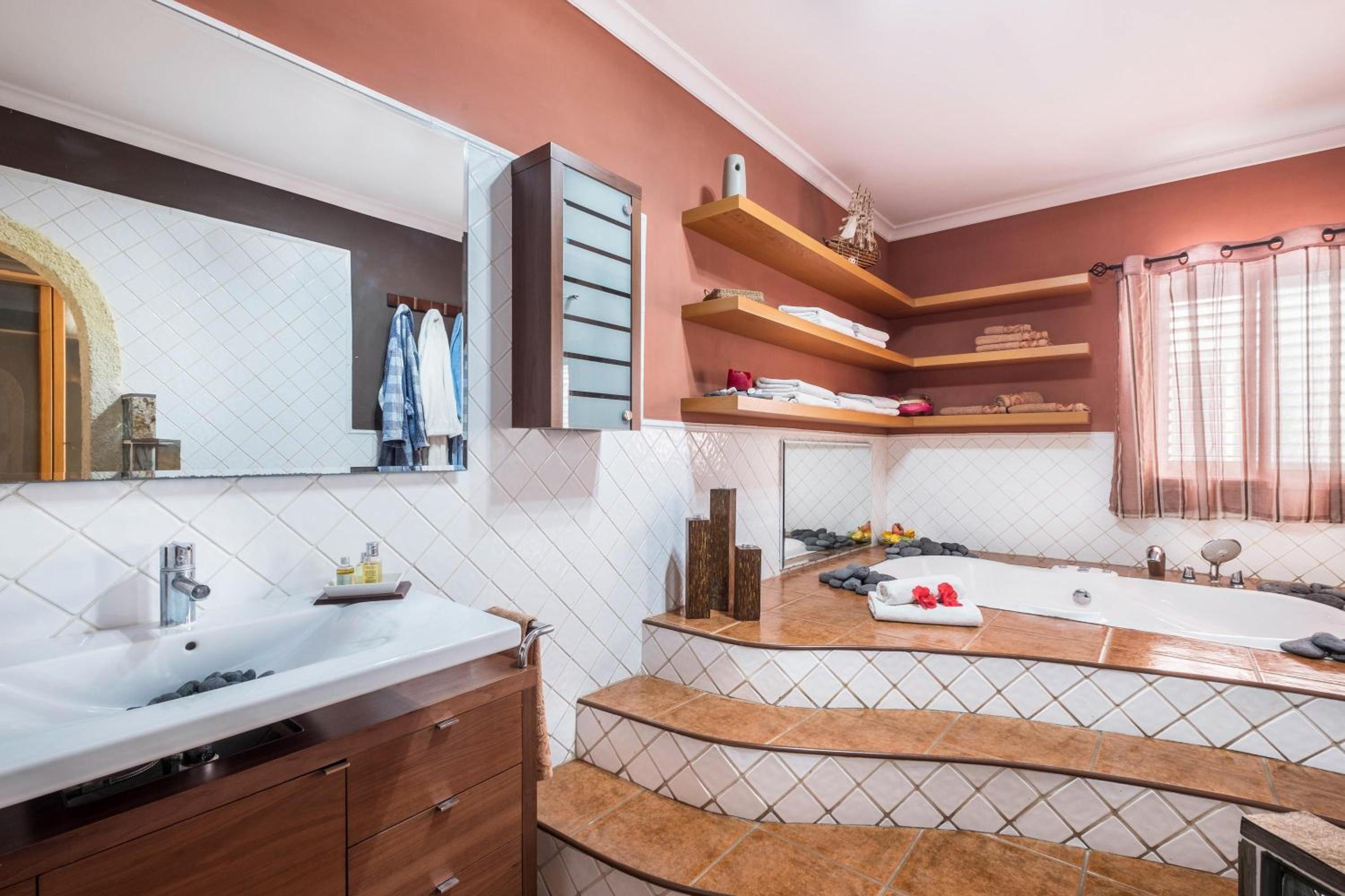 Two-Bedroom Deluxe Apartment with Ocean View