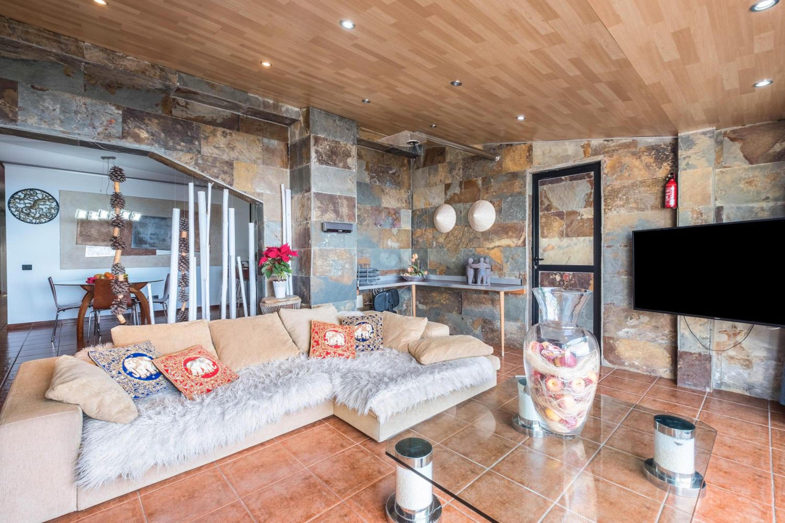 Two-Bedroom Deluxe Apartment with Ocean View