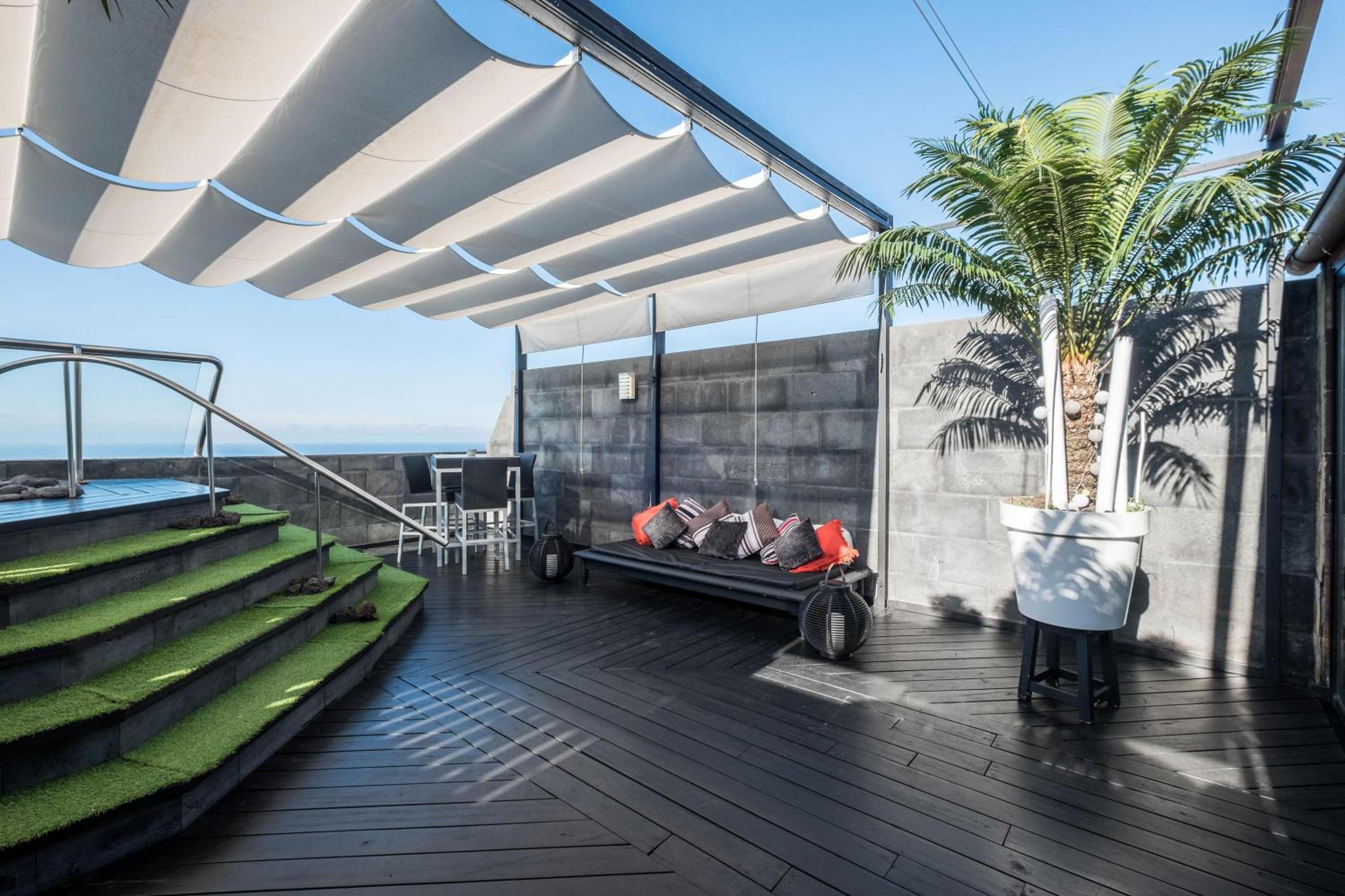 Two-Bedroom Deluxe Apartment with Ocean View