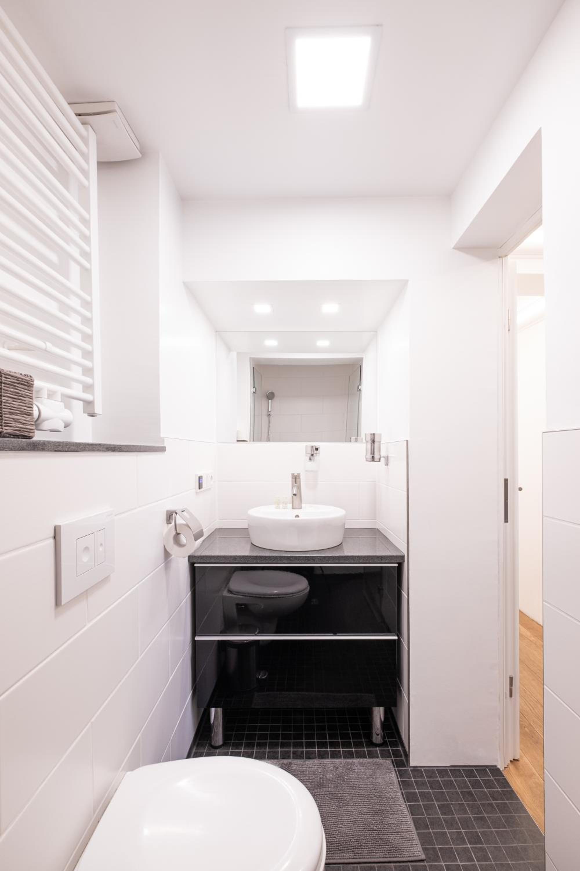 One-Bedroom Apartment - Annex photo 2