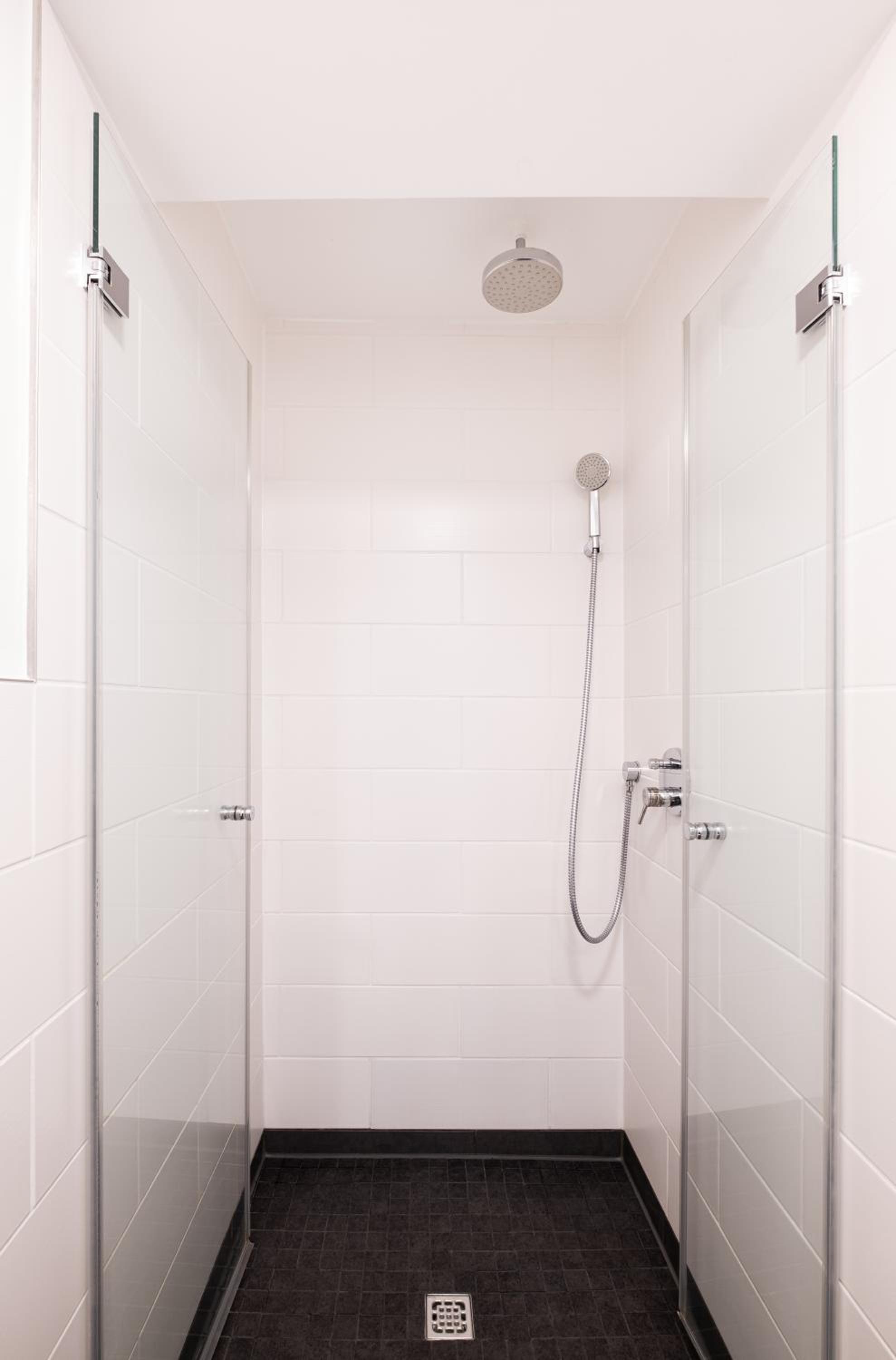 One-Bedroom Apartment - Annex photo 3