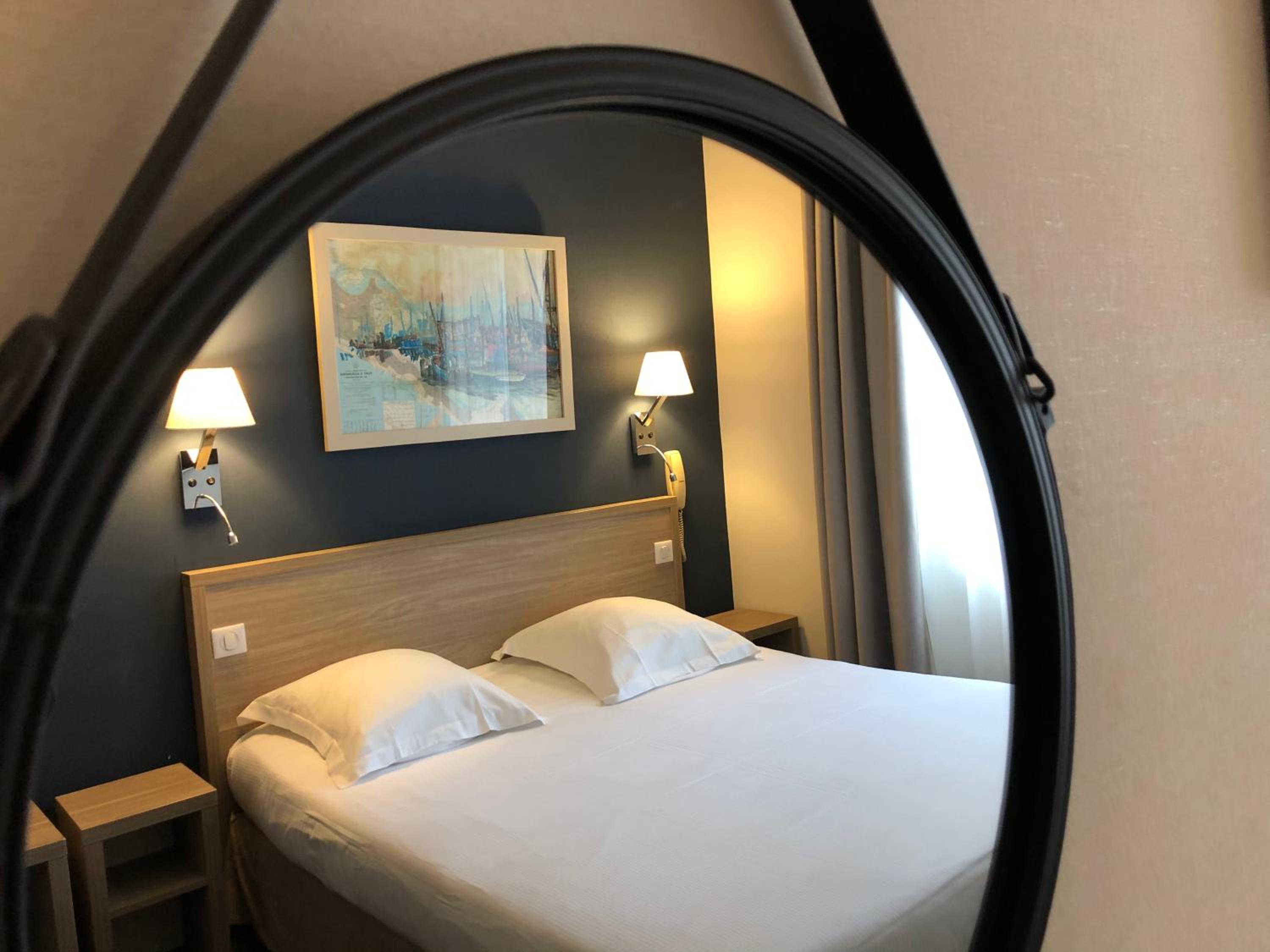Standard Double Room - Photo 4
