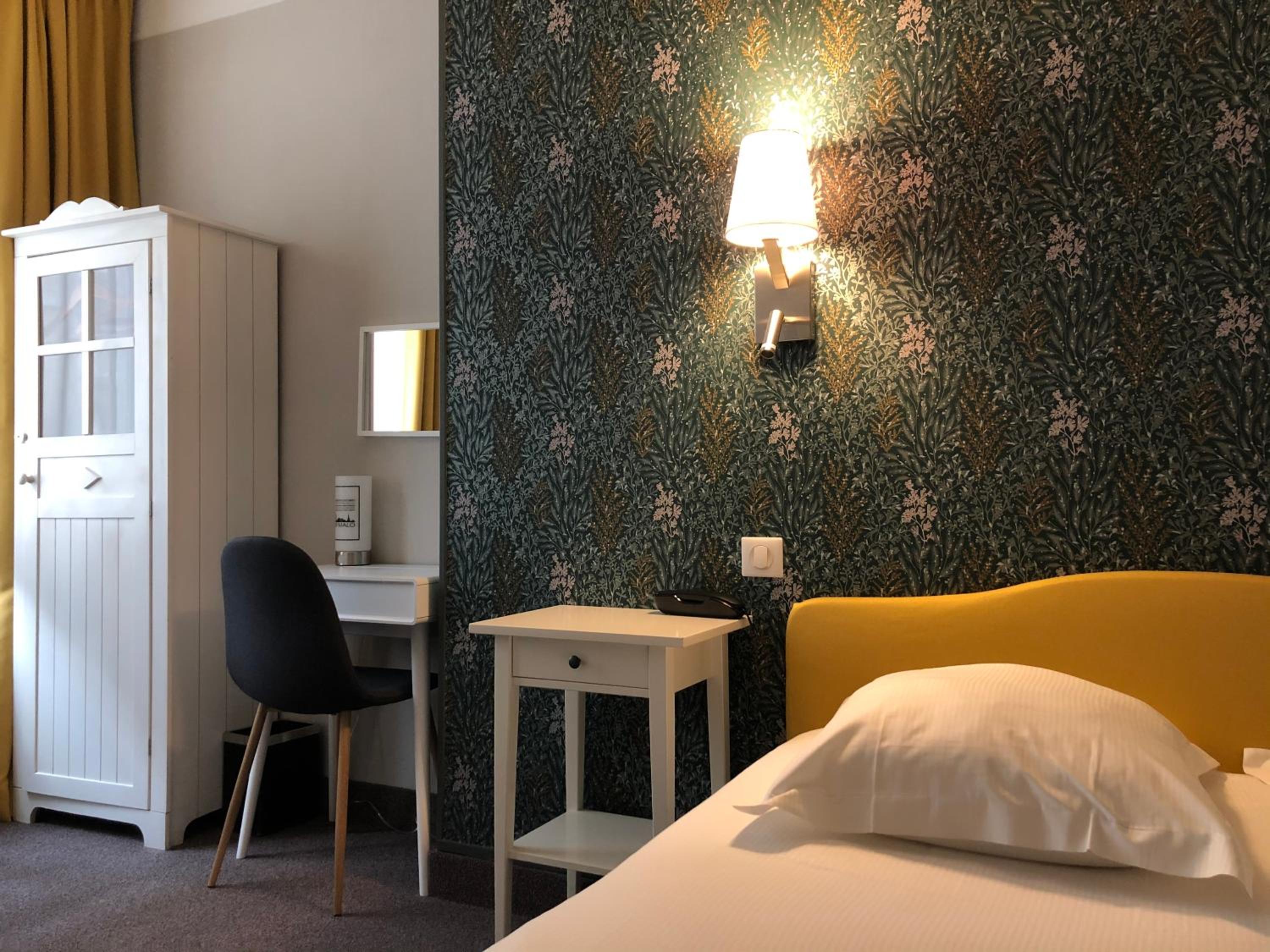 Small Double Room - Photo 3