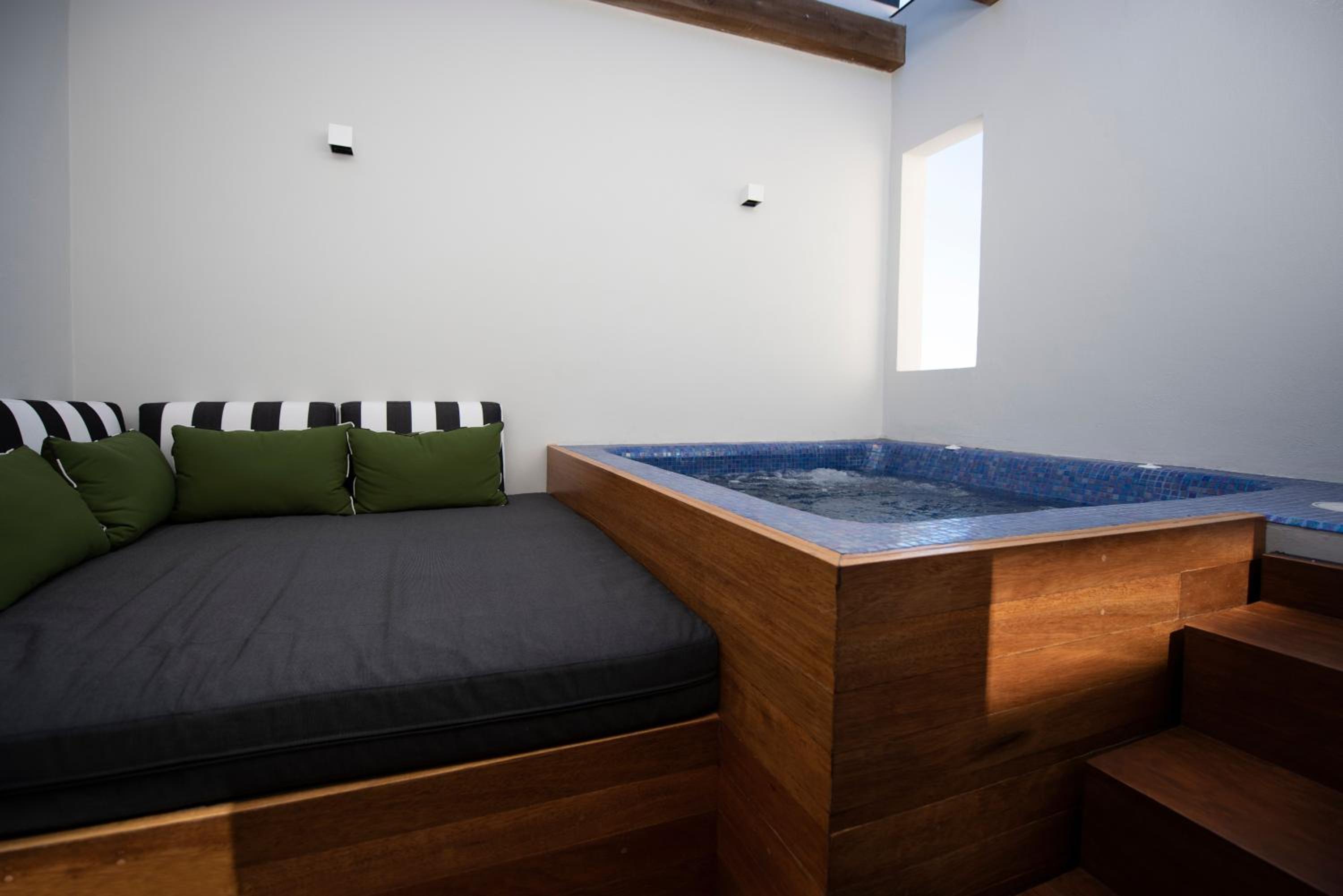 Suite with Terrace - Photo 3