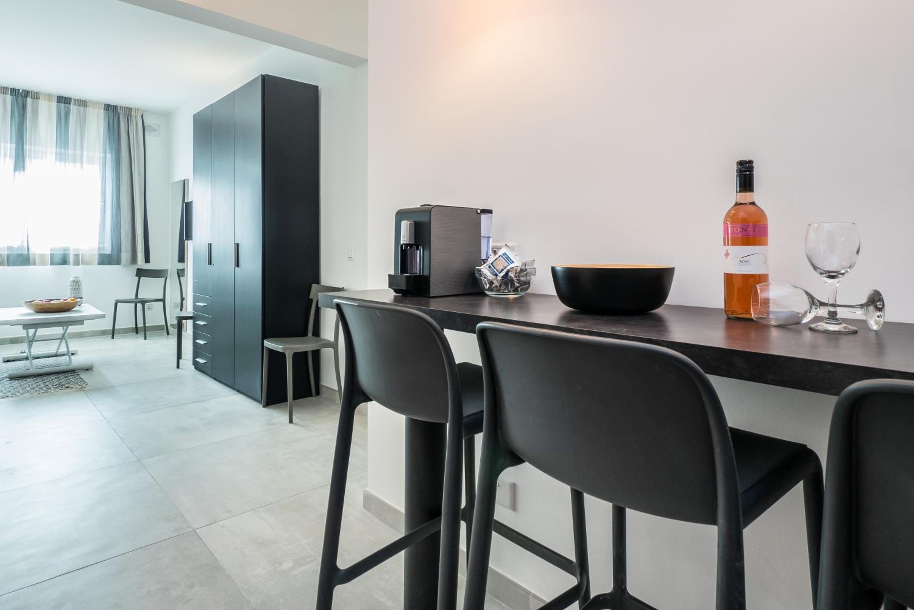 One-Bedroom Apartment