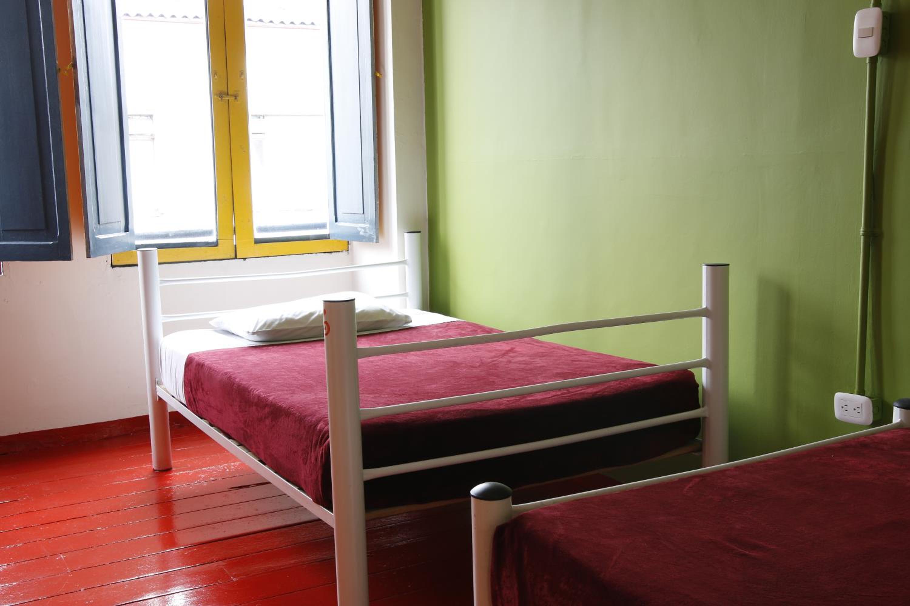 Bed in 4-Bed Mixed Dormitory Room photo 3