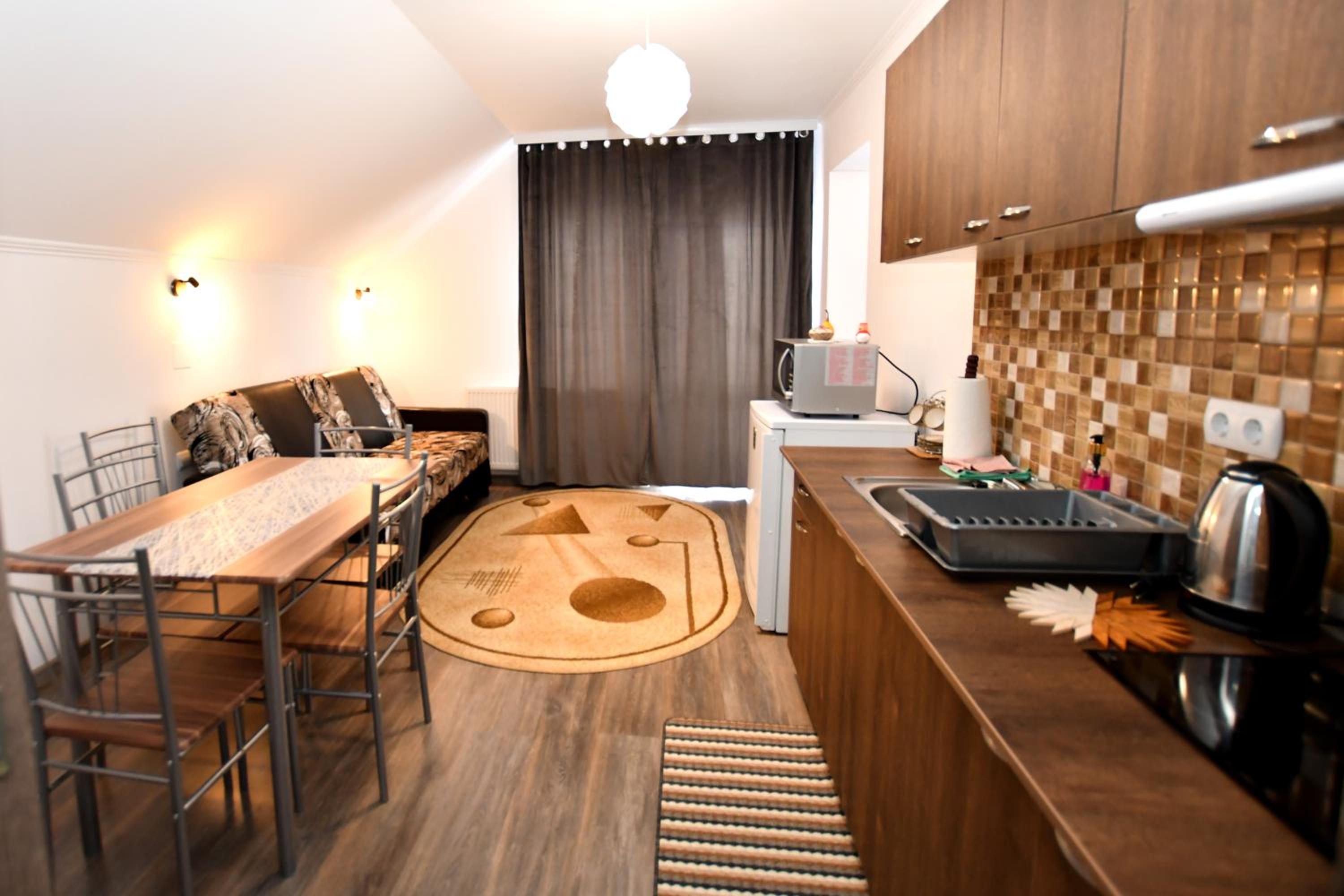 Suite - Photo 28