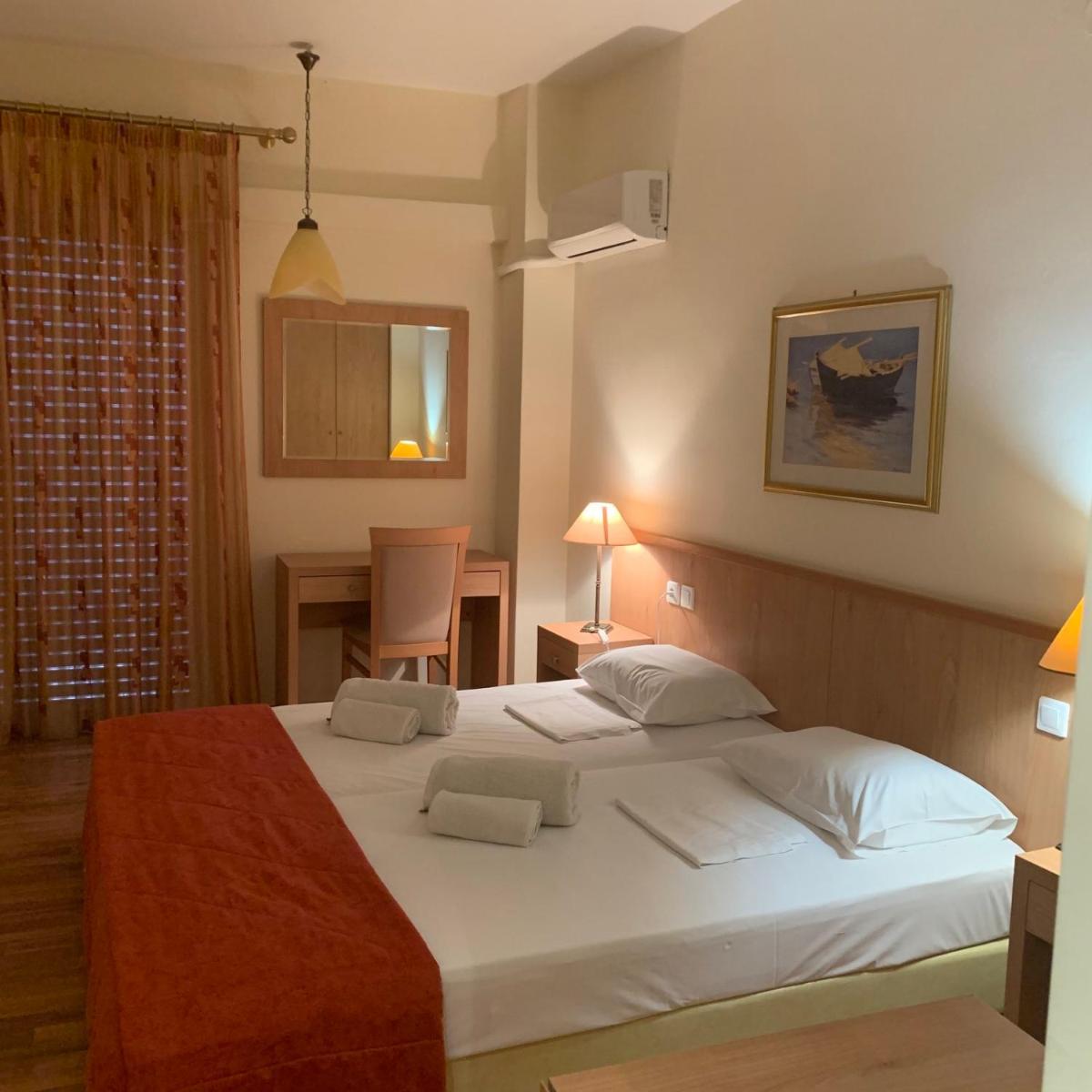 Double or Twin Room photo 2