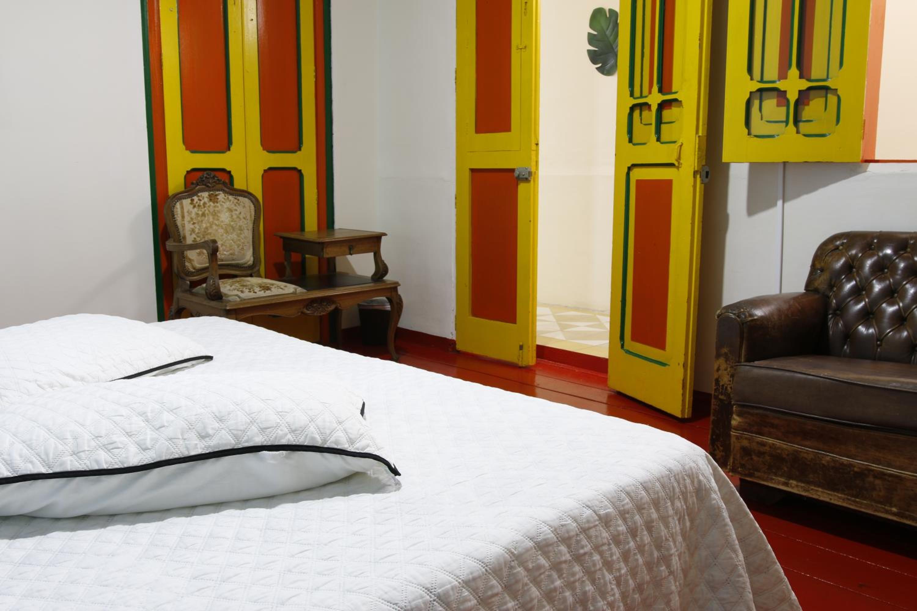 Deluxe Room with Private Bathroom photo 1