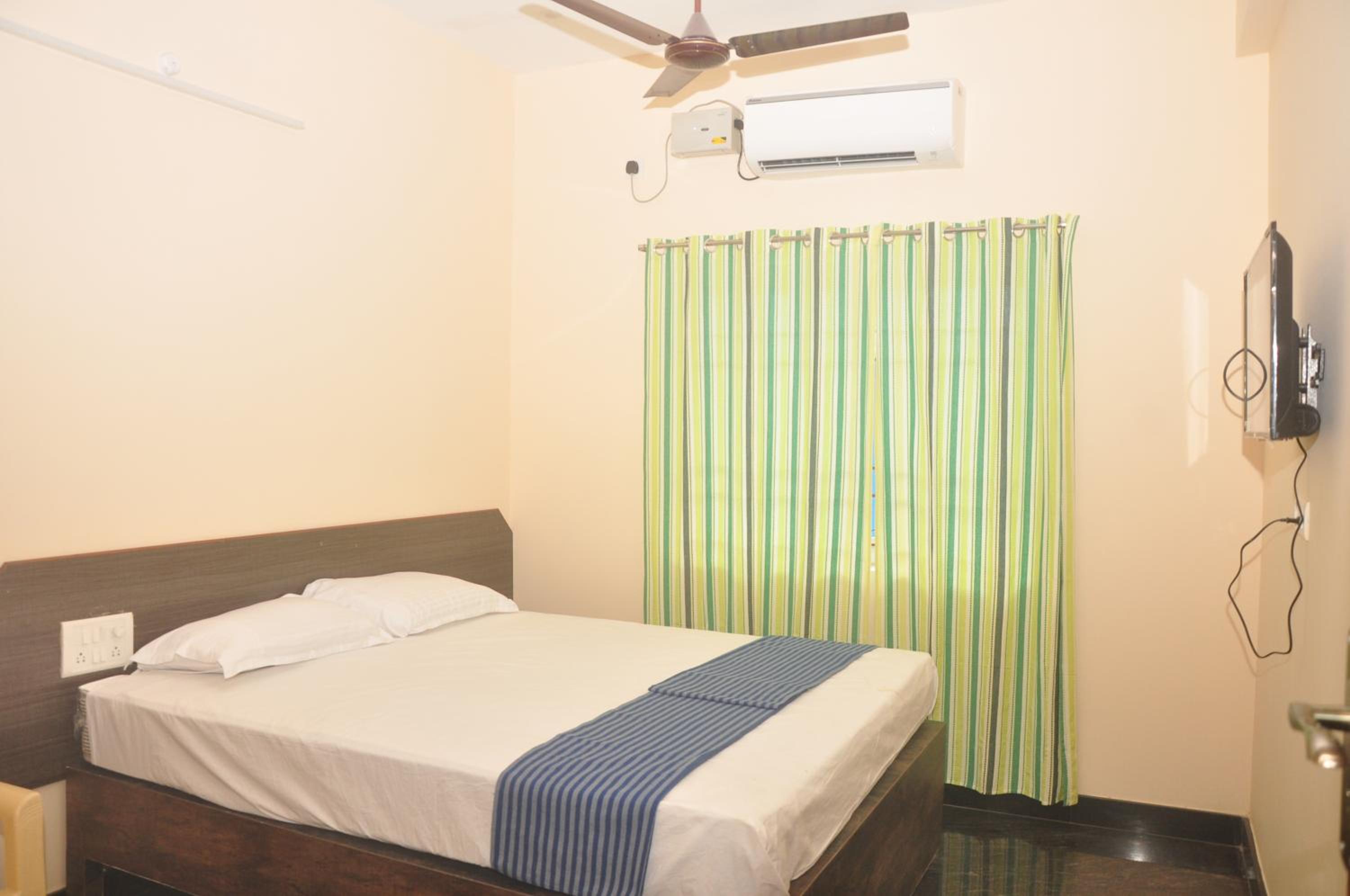 Budget Double Room - Photo 1