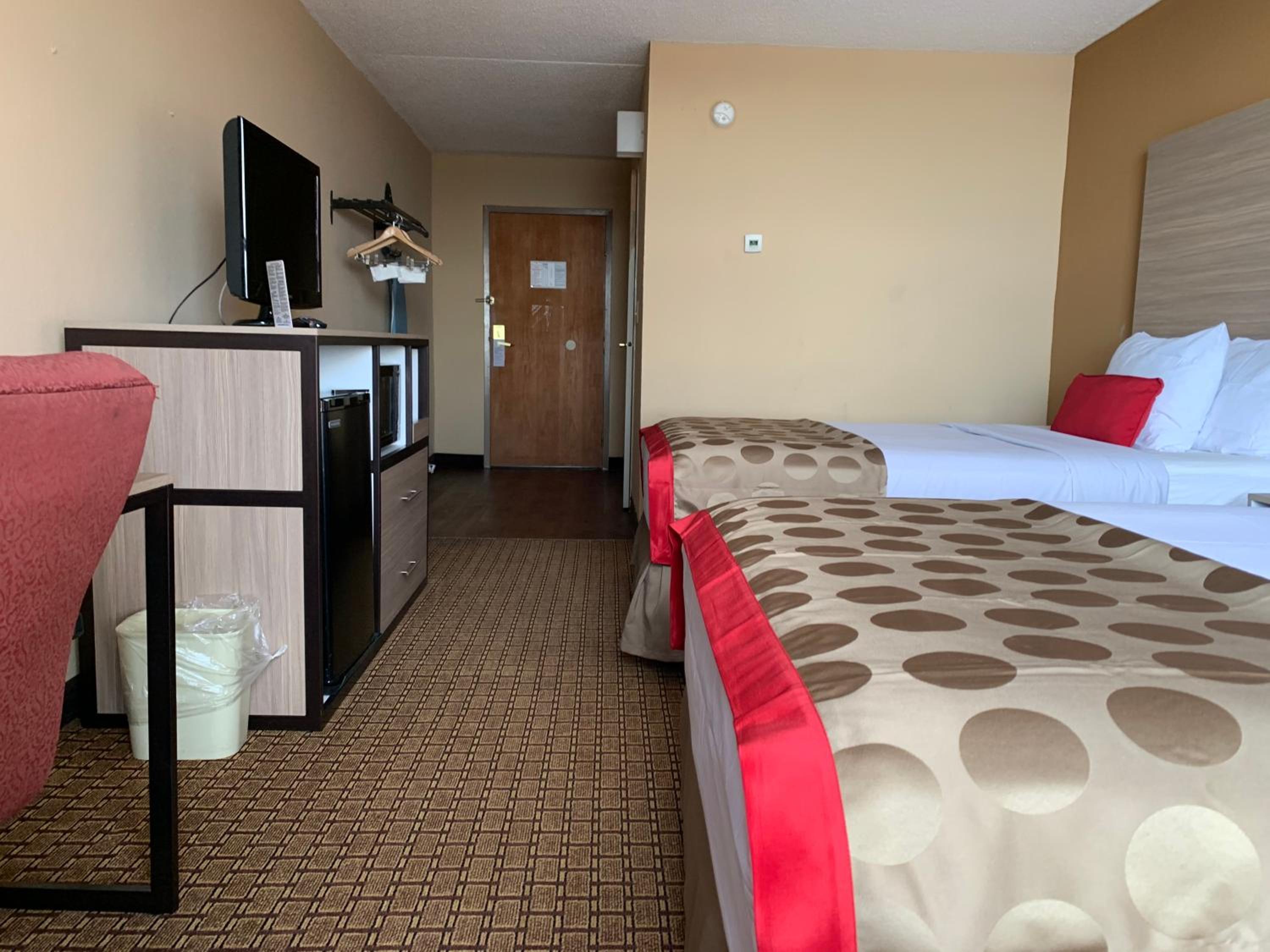 Double Room with Two Double Beds and Interior Hall - Non-Smoking - Photo 7