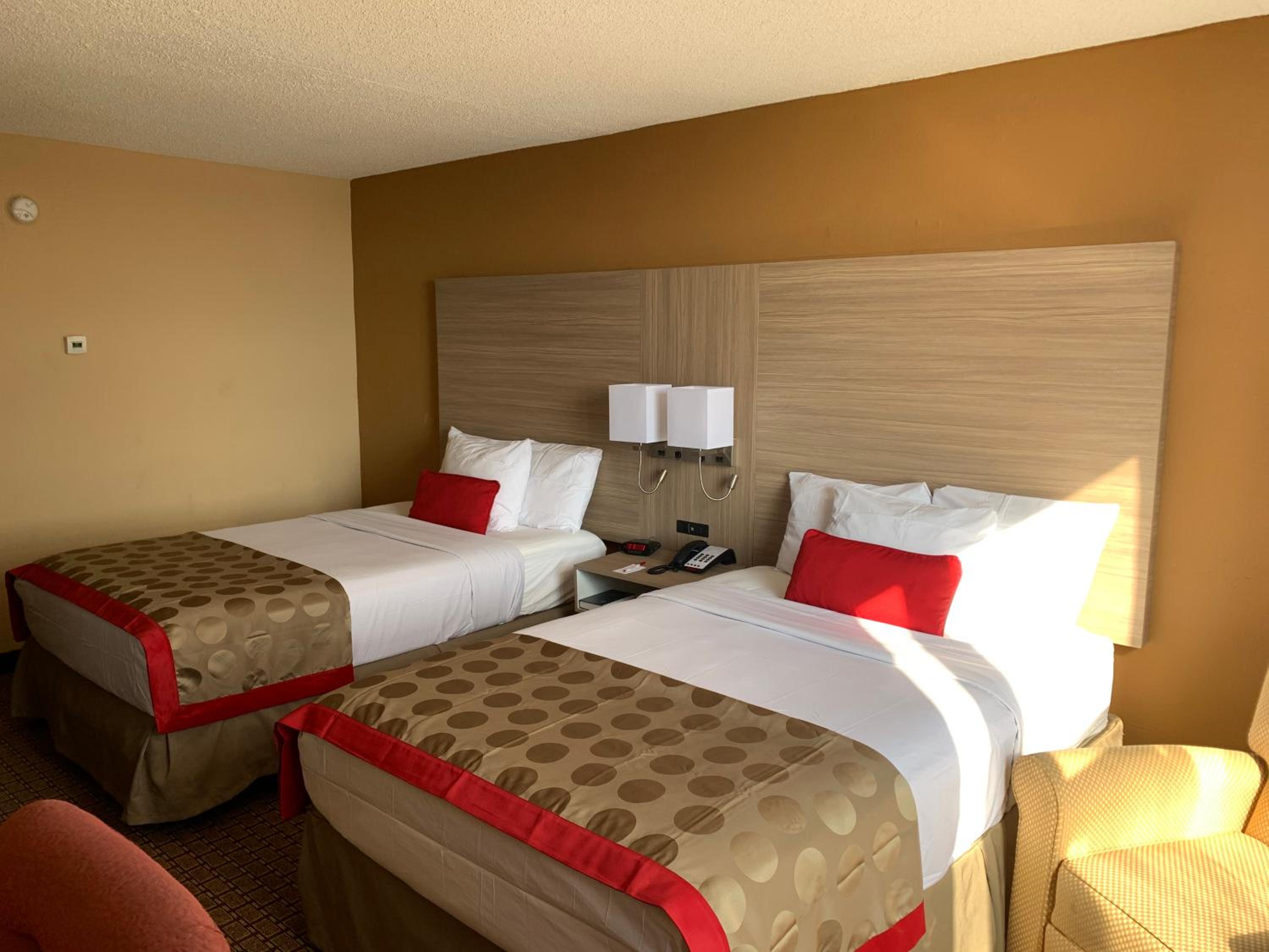 Double Room with Two Double Beds and Interior Hall - Non-Smoking - Photo 17