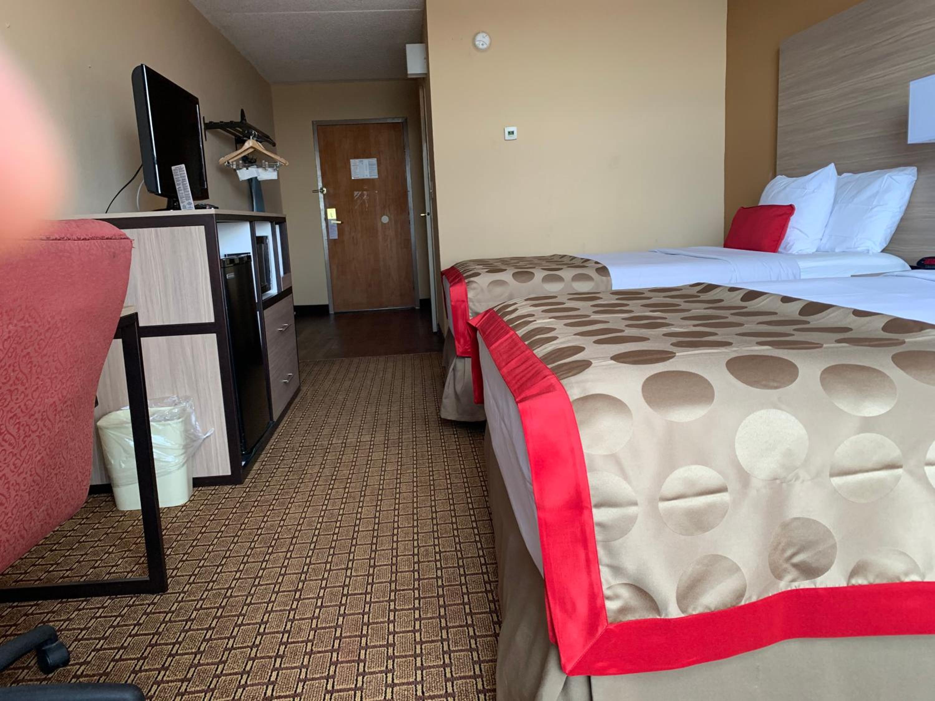 Double Room with Two Double Beds and Interior Hall - Non-Smoking - Photo 8