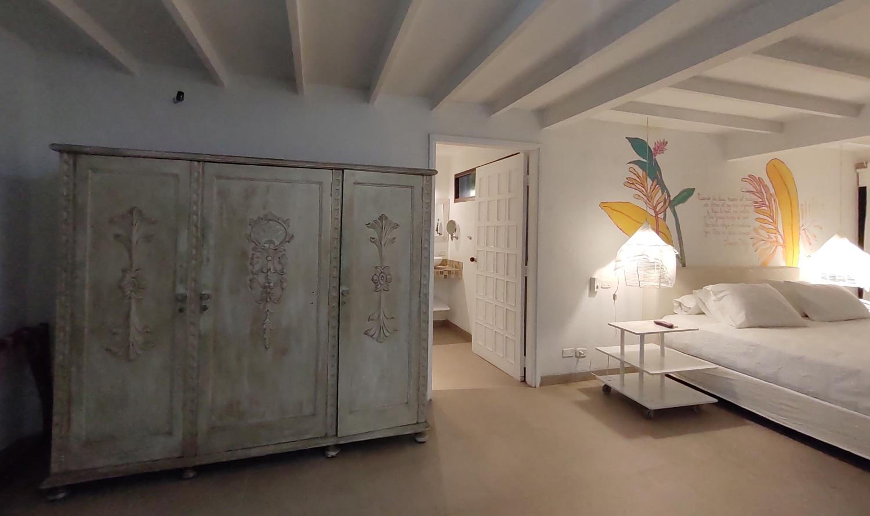 Deluxe King Room photo 1