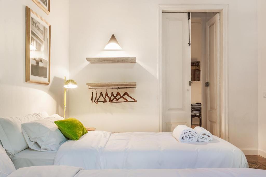 Doble Superior con balcón y Baño Externo Privado.