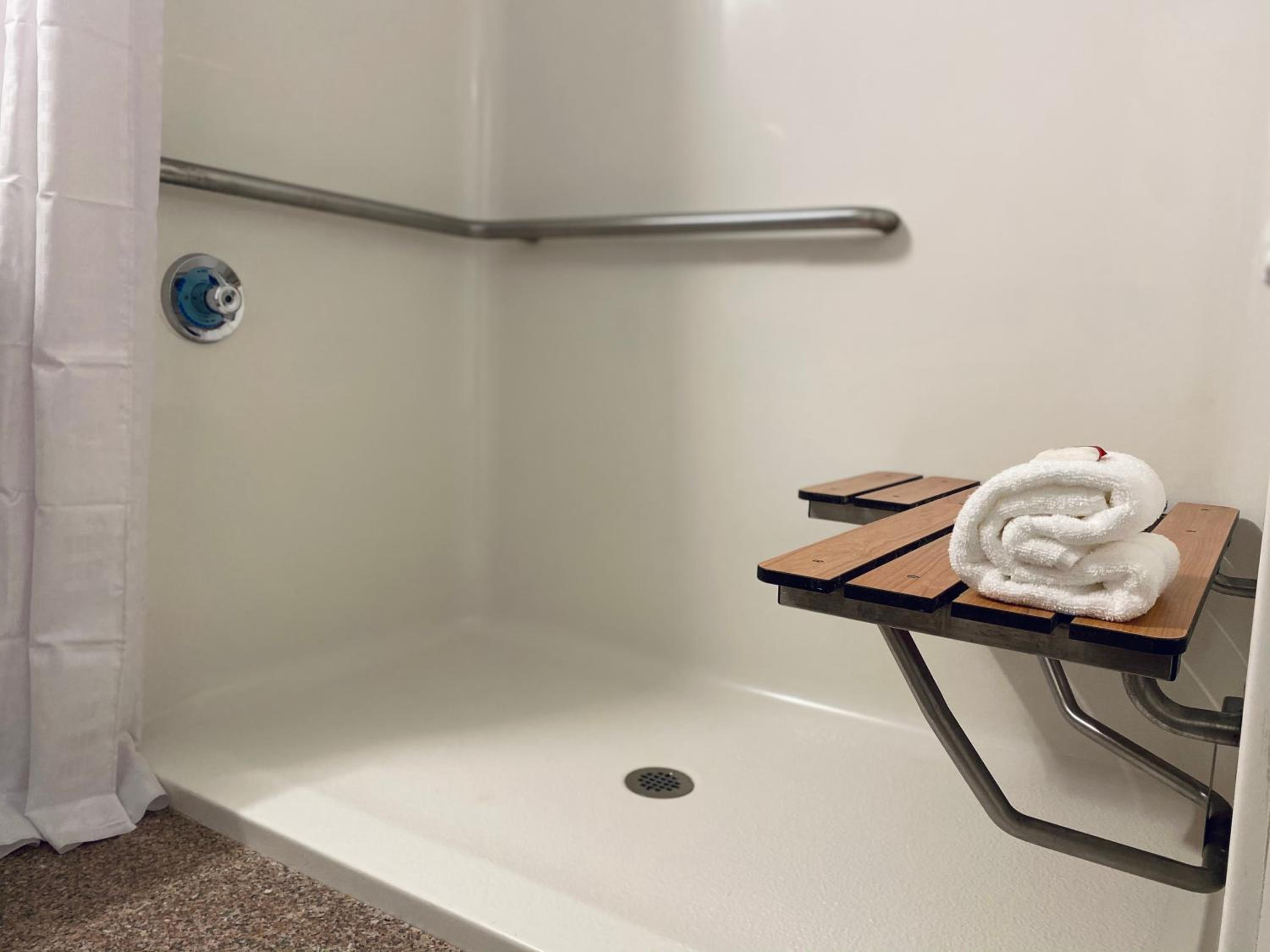 Queen Room with Two Queen Beds and Roll-In Shower -  Mobility Access/Non-Smoking