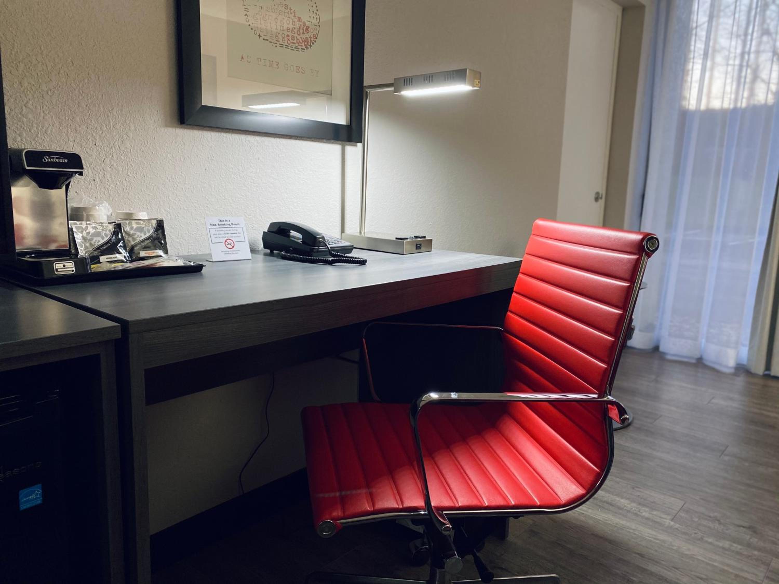 King Studio Suite - Non-Smoking