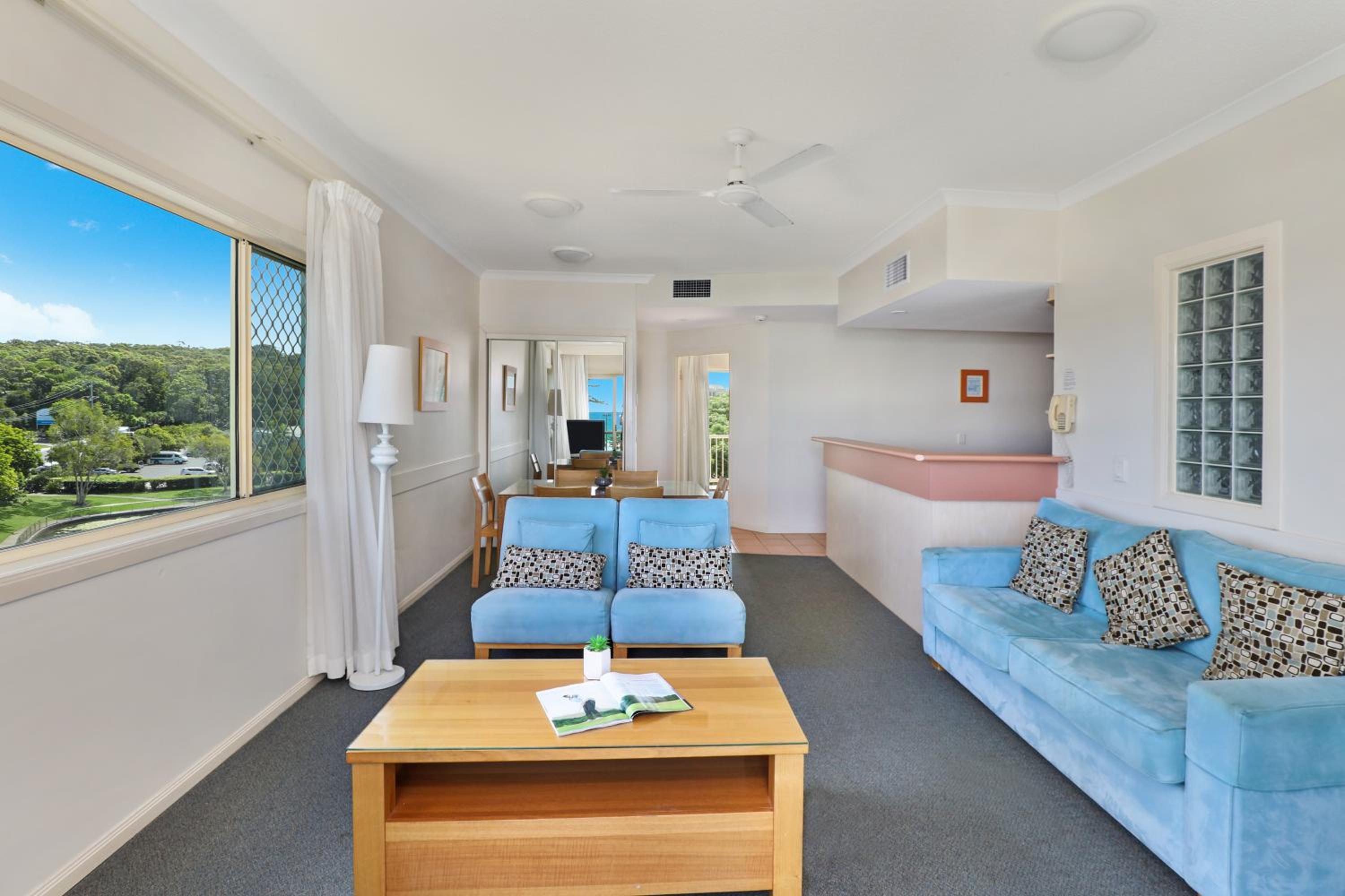 Two-Bedroom Apartment with Ocean and Park View photo 3
