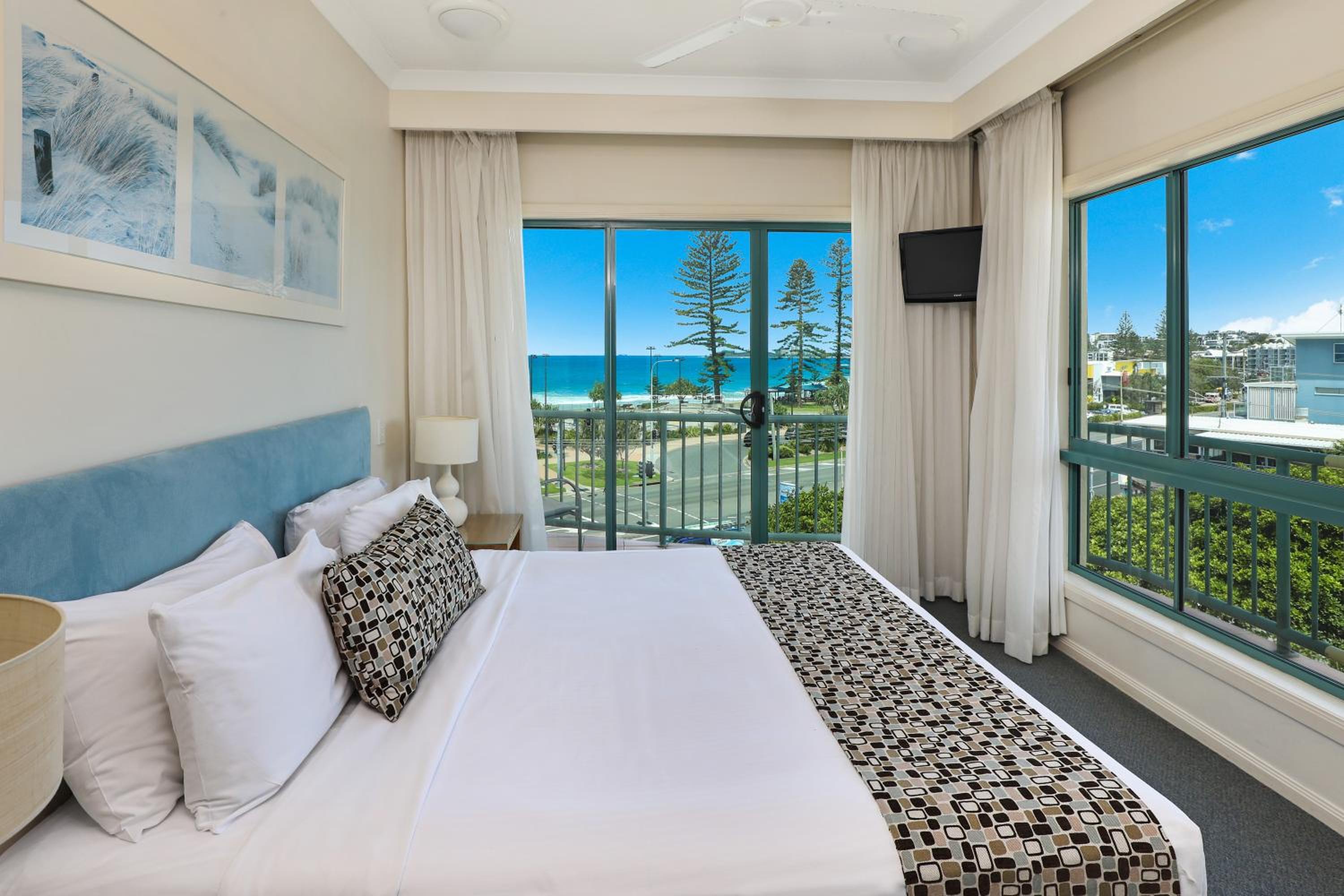 Two-Bedroom Apartment with Ocean and Park View photo 1
