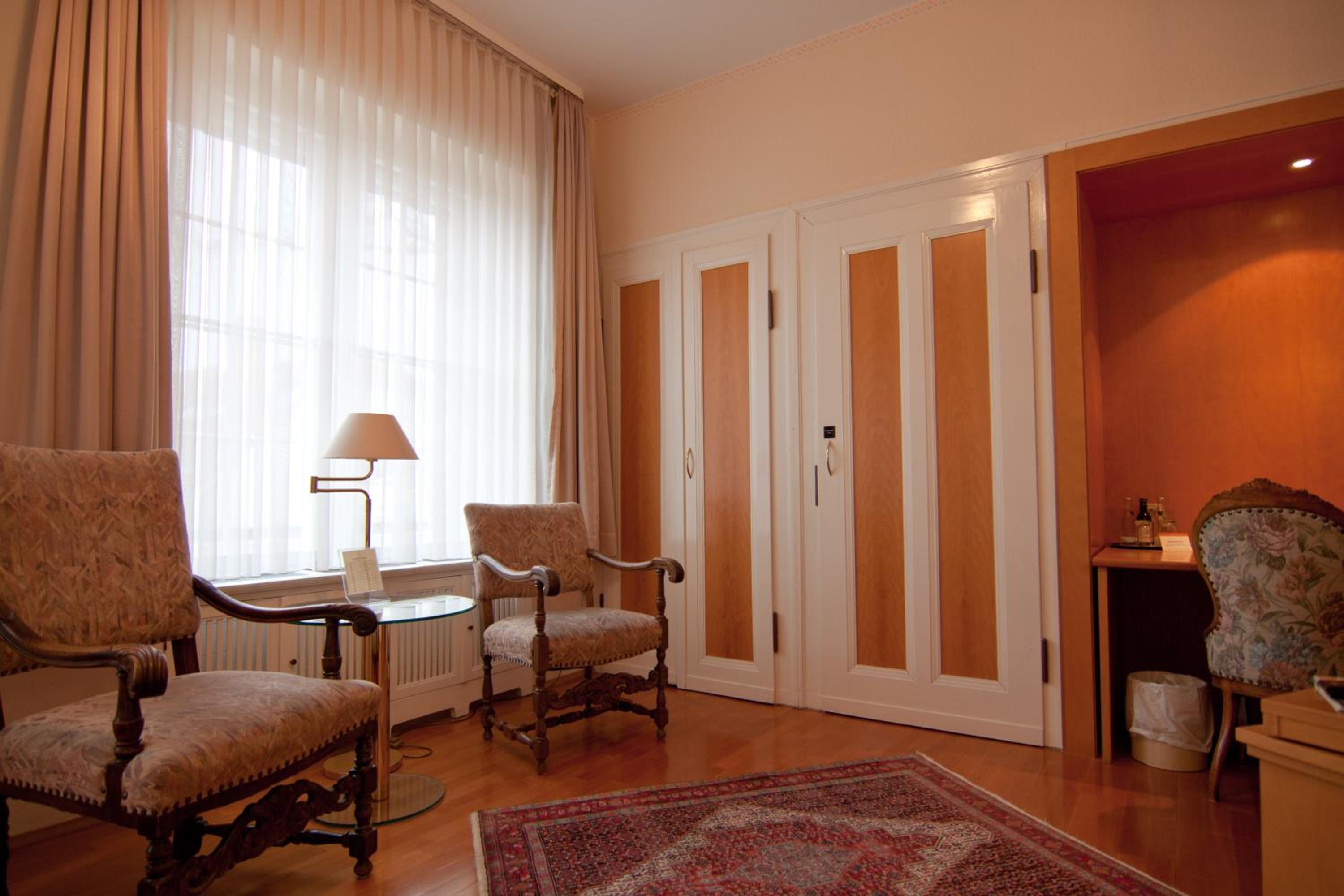 Double Room - Photo 3