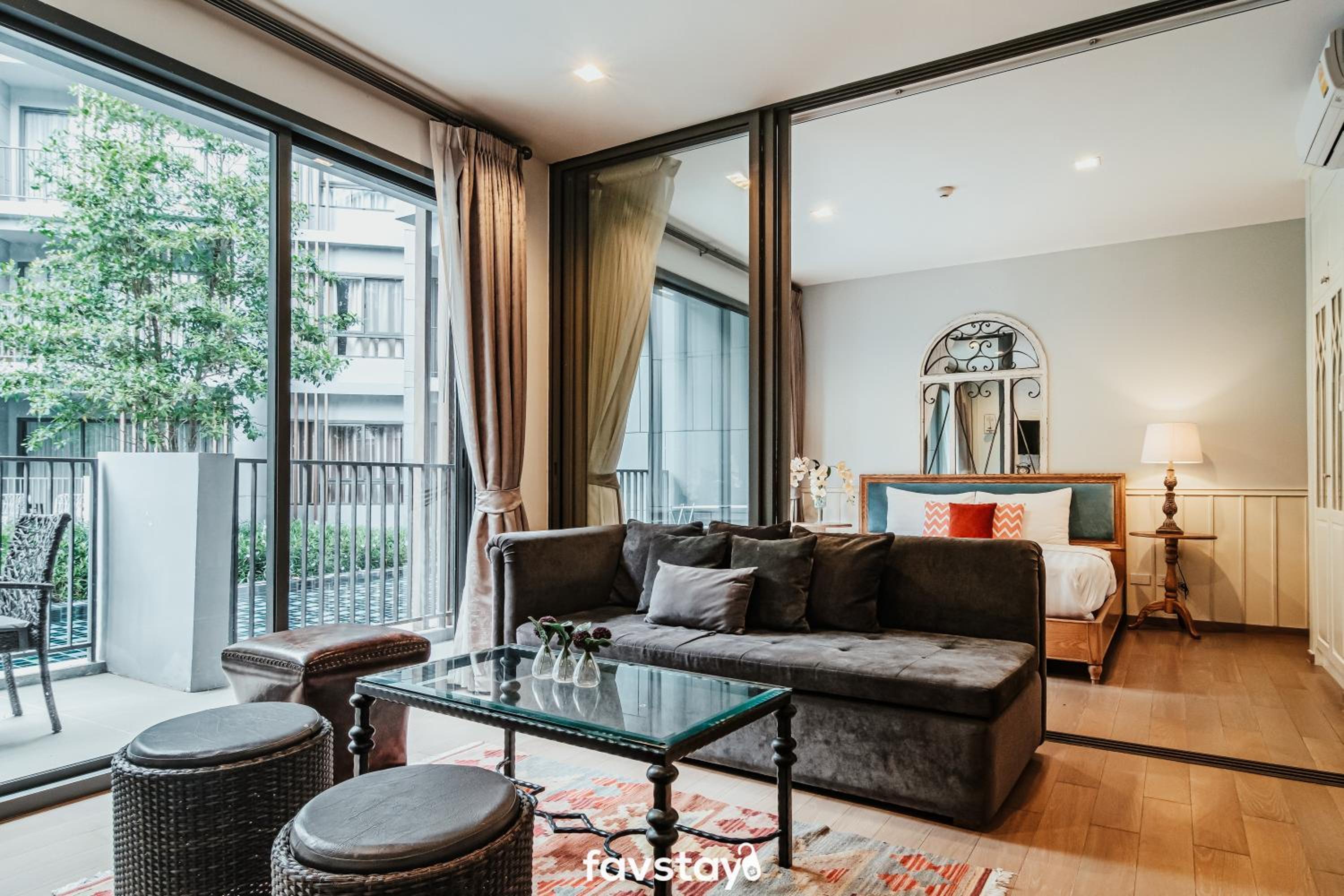 Two-Bedroom Apartment with Pool Access - Photo 5