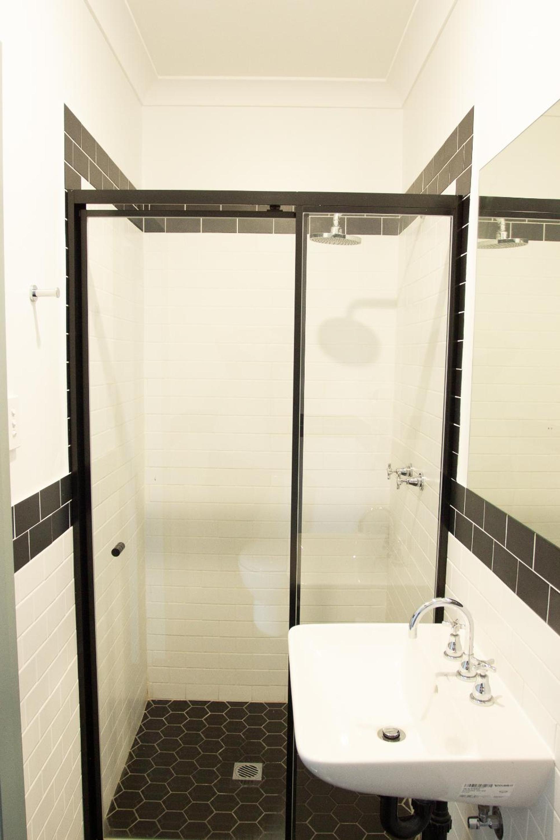 Superior King Room with Ensuite Bathroom photo 2