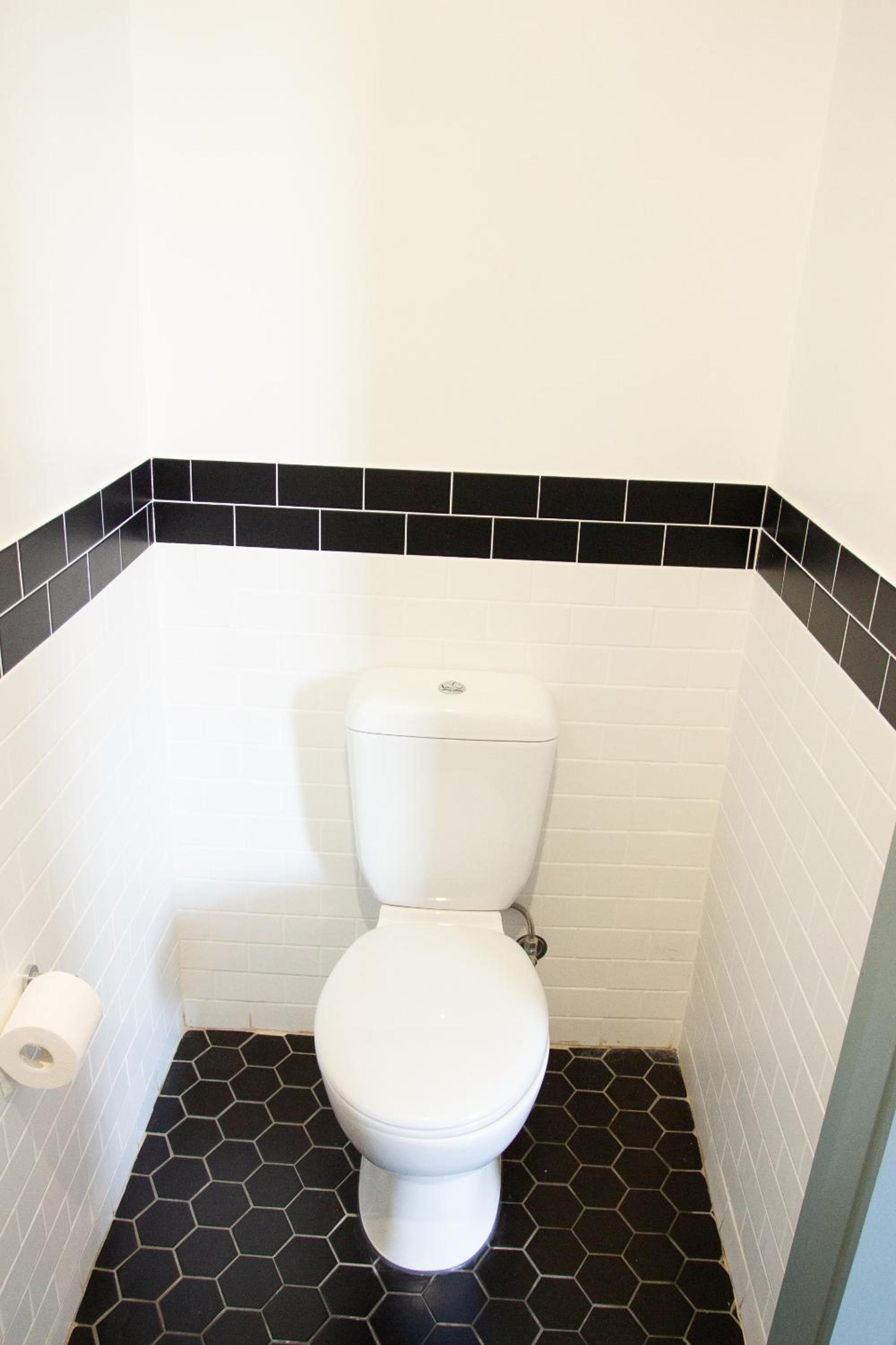 Superior King Room with Ensuite Bathroom photo 3