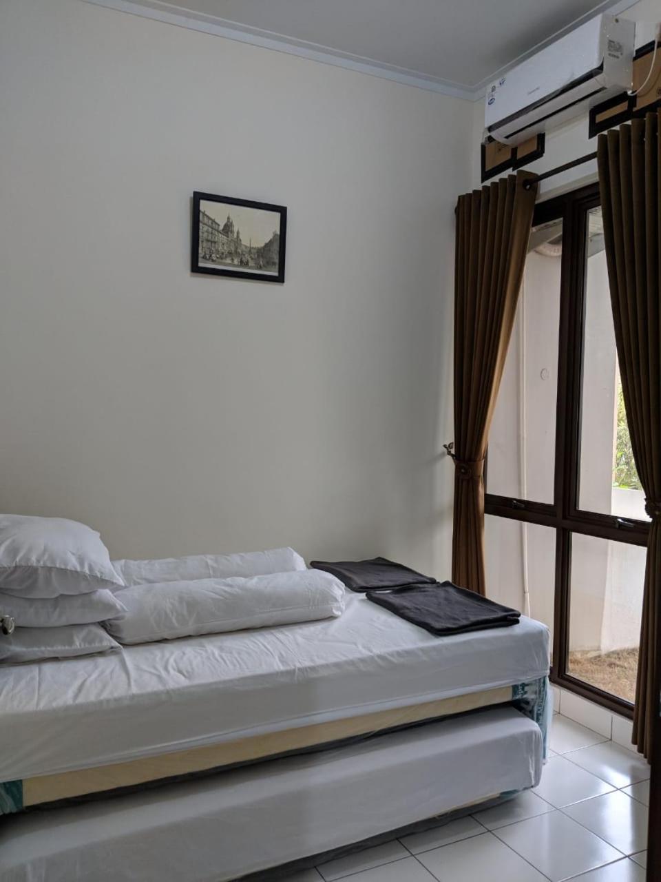 Two-Bedroom House - Photo 24