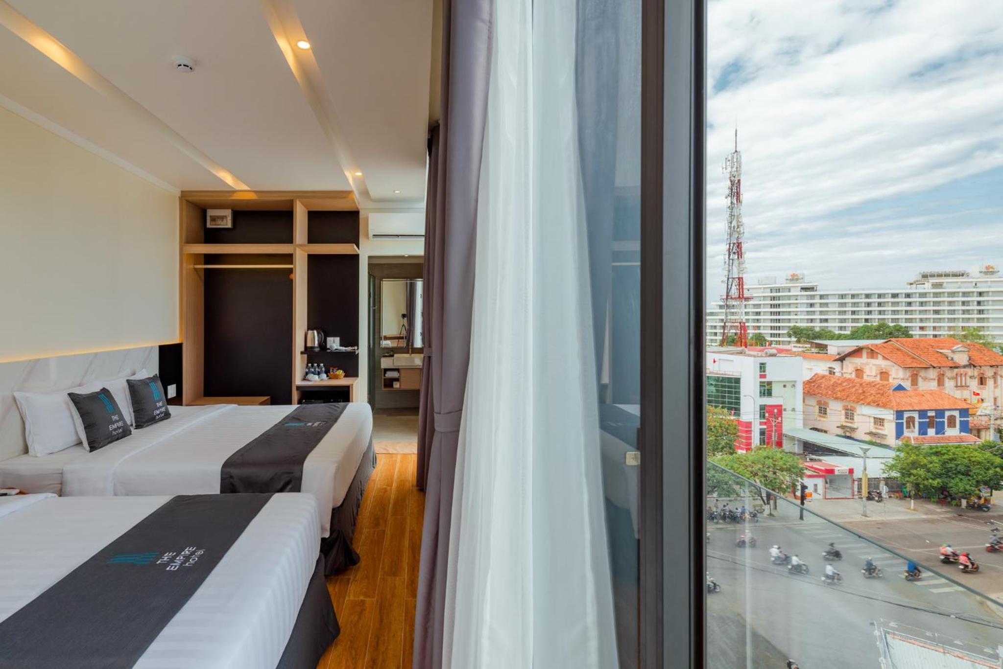 Triple Room with City View - Photo 7