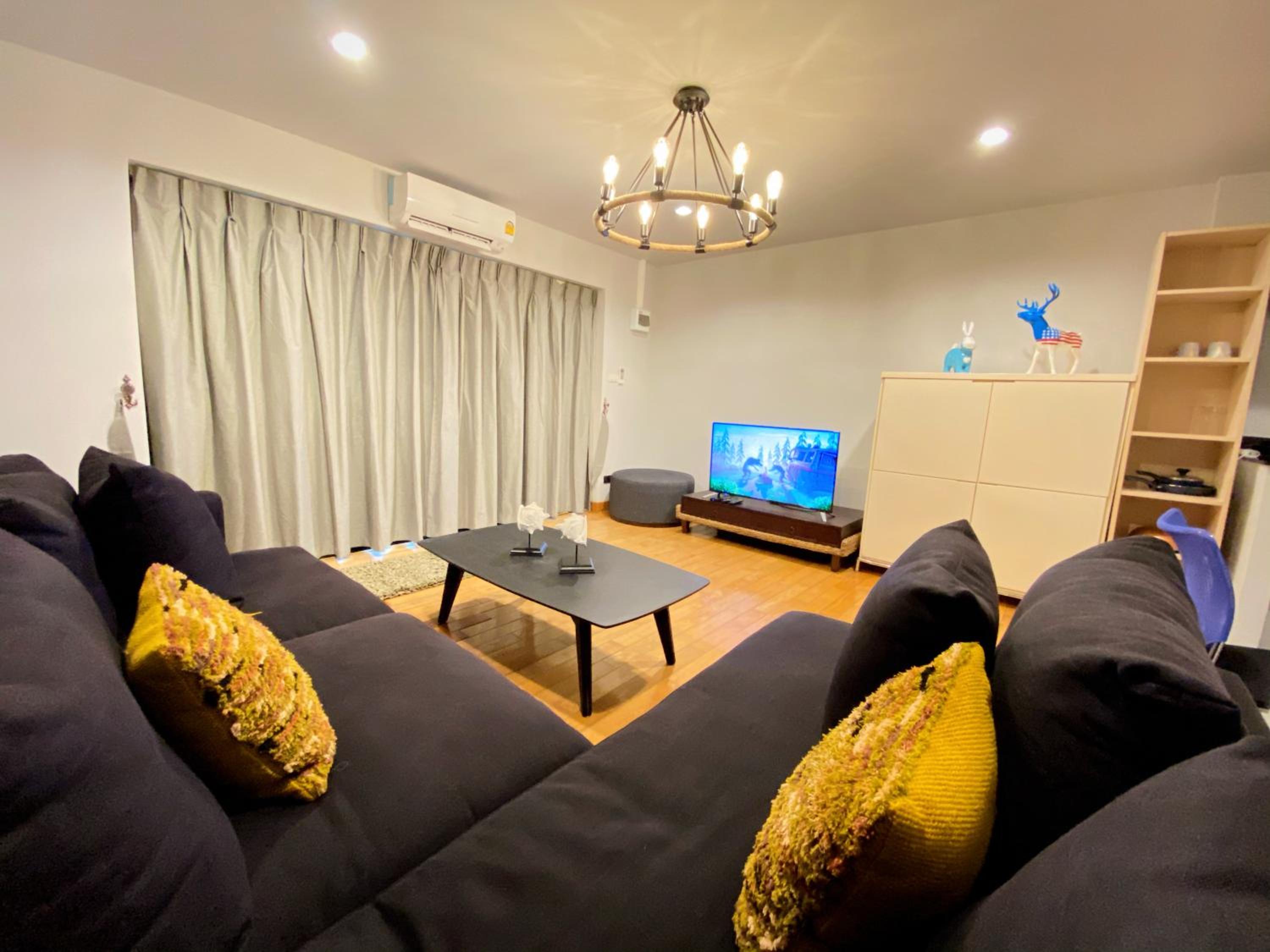 One-Bedroom Apartment - Photo 4