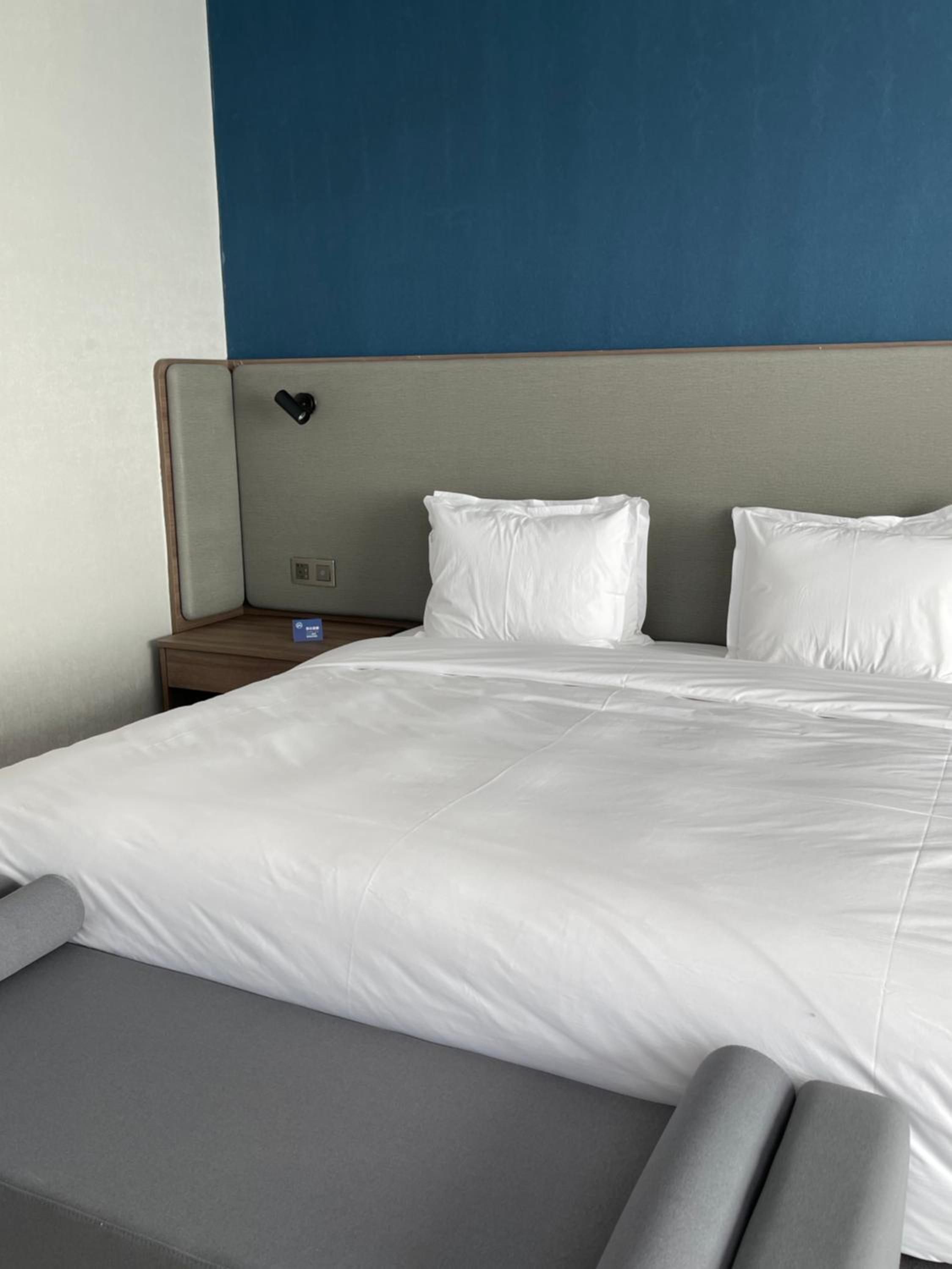 Standard King Room - Photo 4