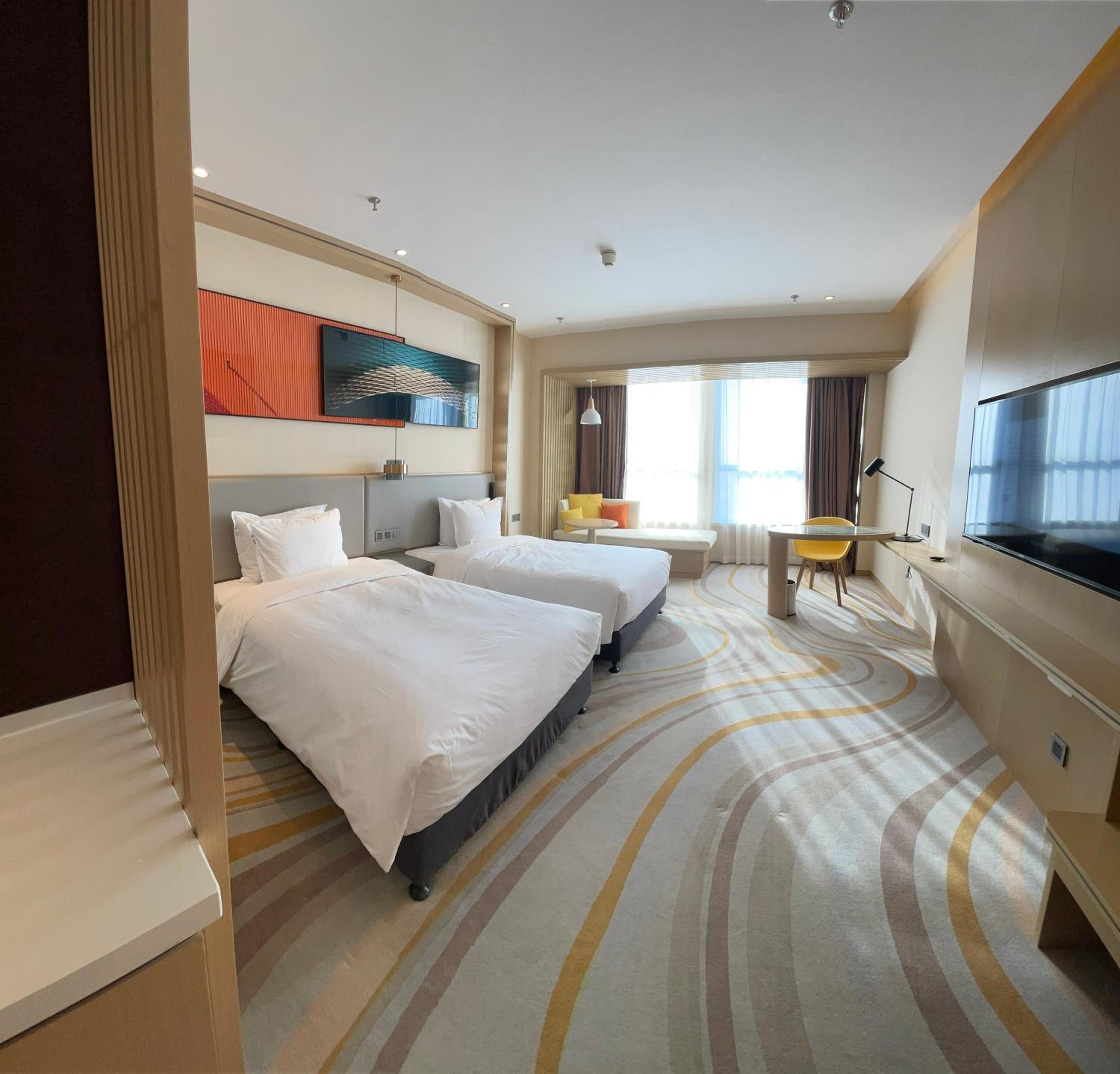 Standard Twin Room - High Floor/Smoking - Photo 1