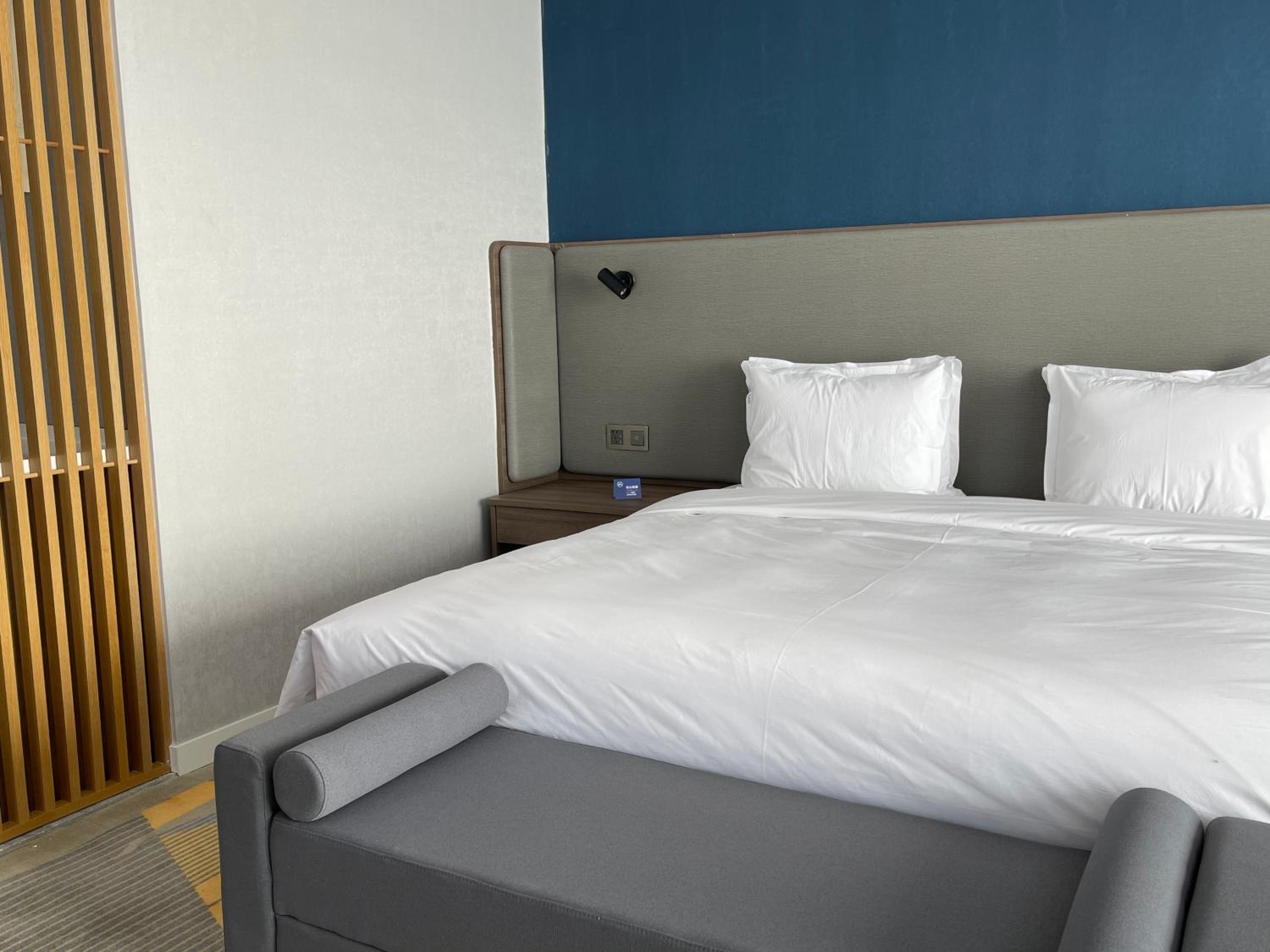 Standard King Room - Photo 1