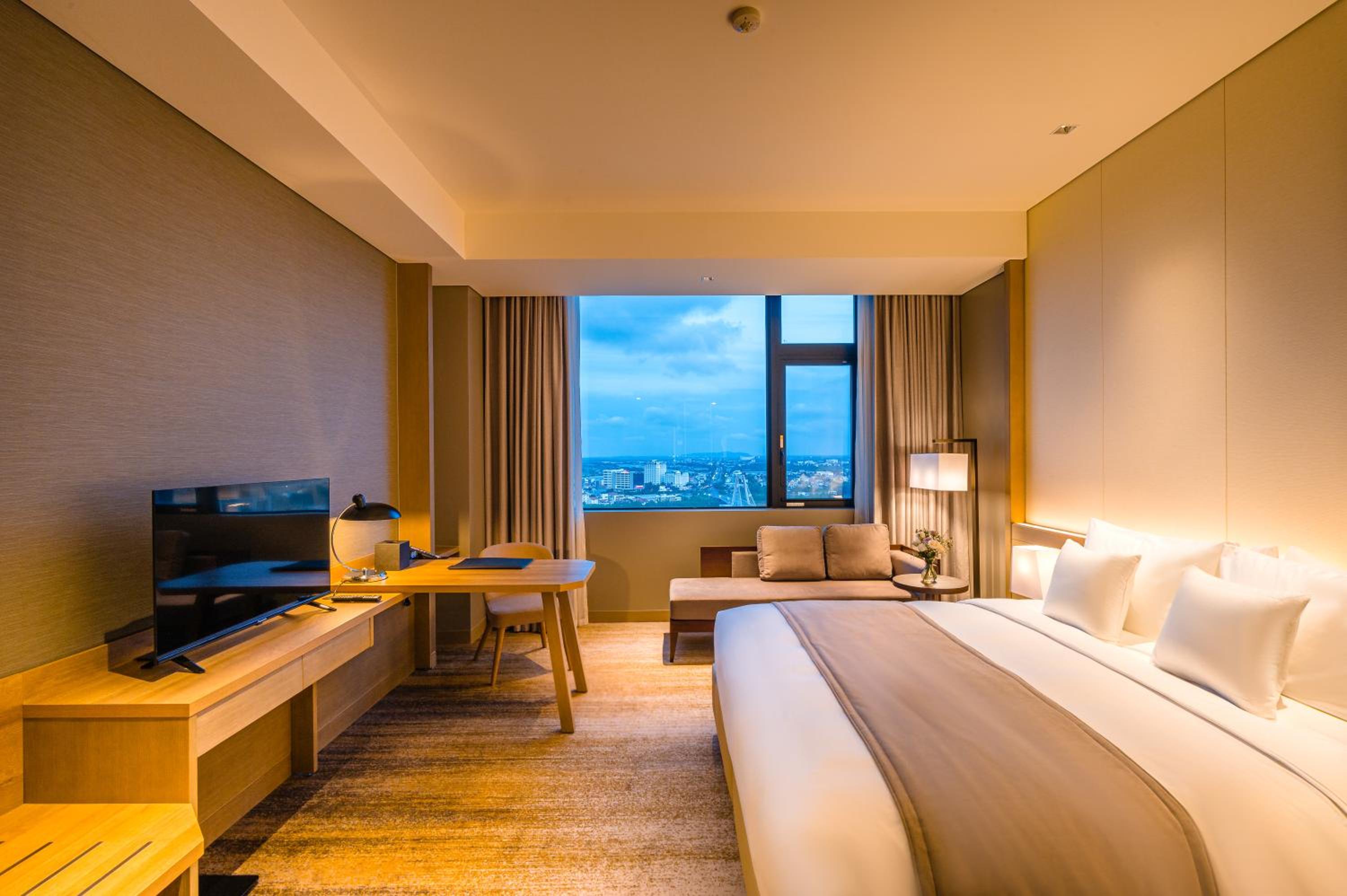 Deluxe King Room - Photo 1