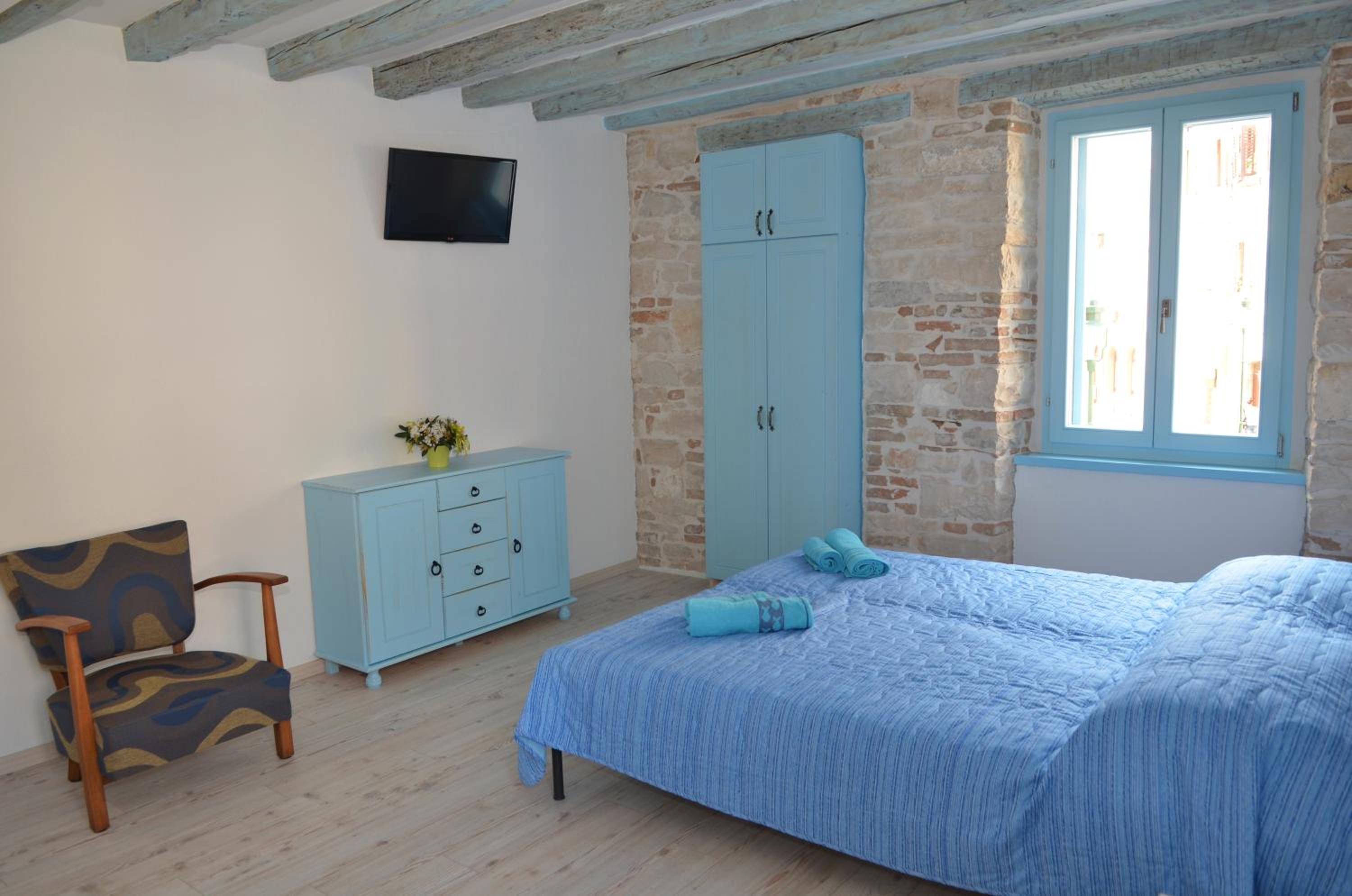 Studio with Partial Sea View