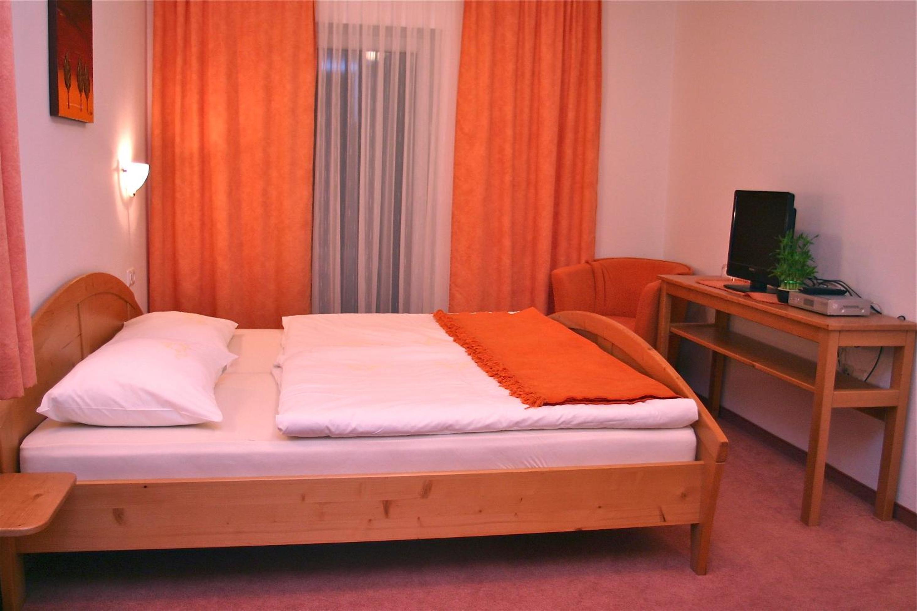 Comfort Double Room with Balcony - Photo 14