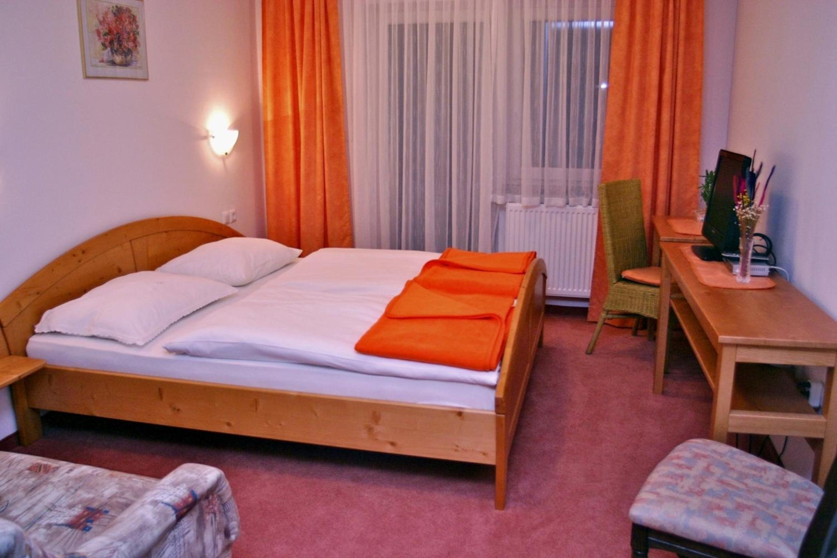 Comfort Double Room with Balcony - Photo 15