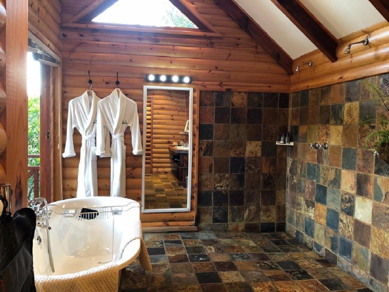 Chalet (2 Adults) - Photo 5