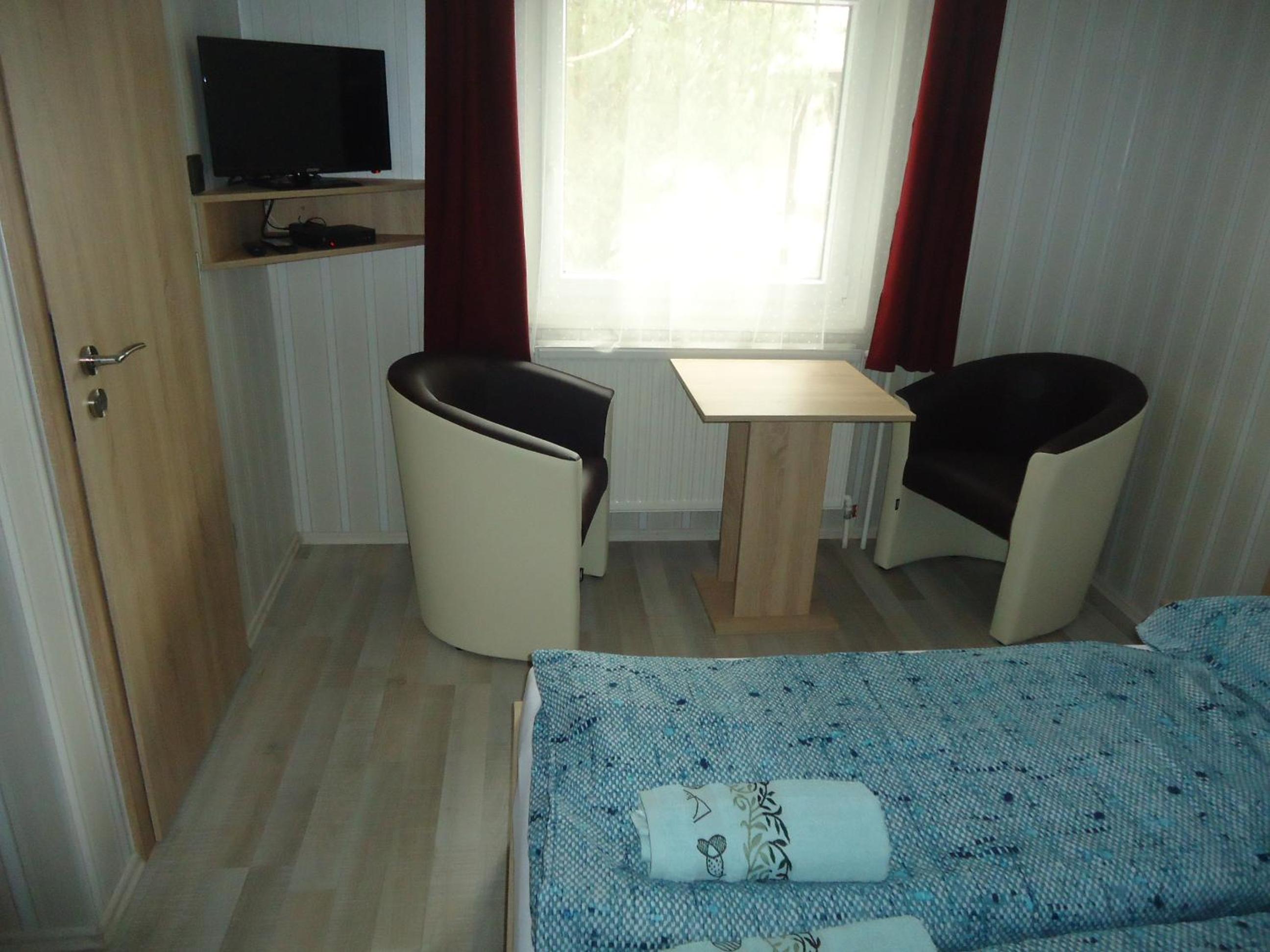 Double or Twin Room - Disability Access - Photo 1