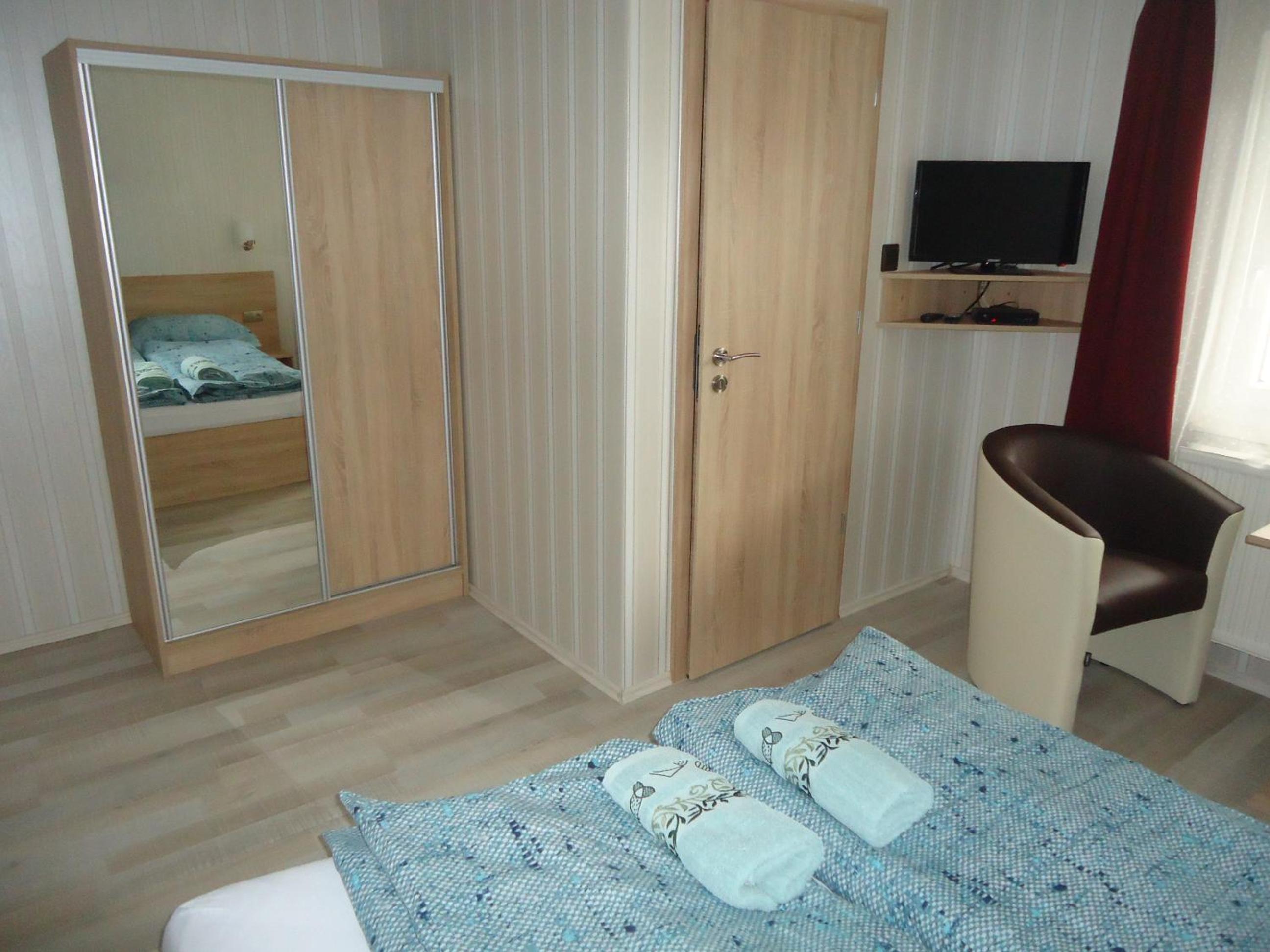 Double or Twin Room - Disability Access - Photo 4