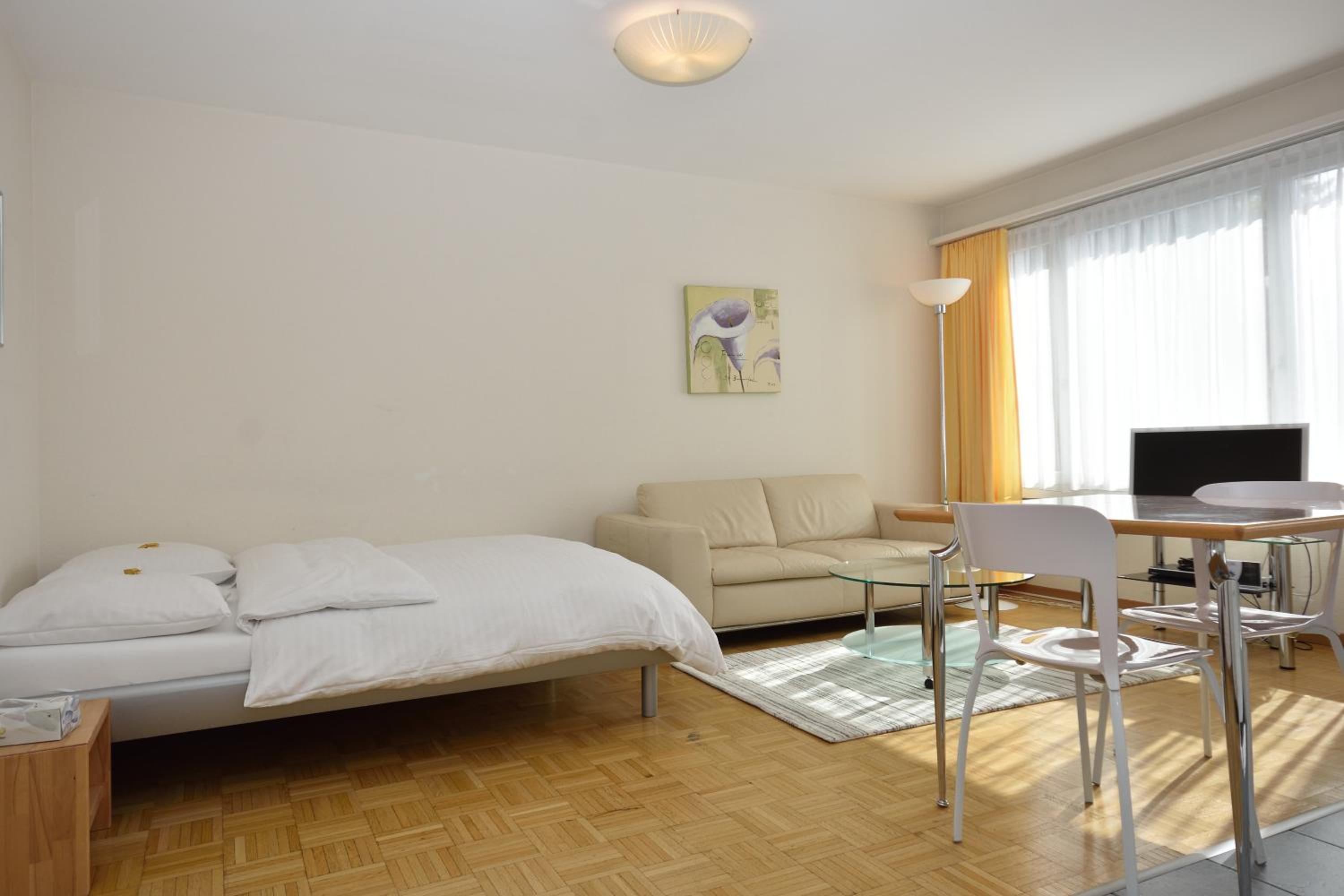 Studio Apartment