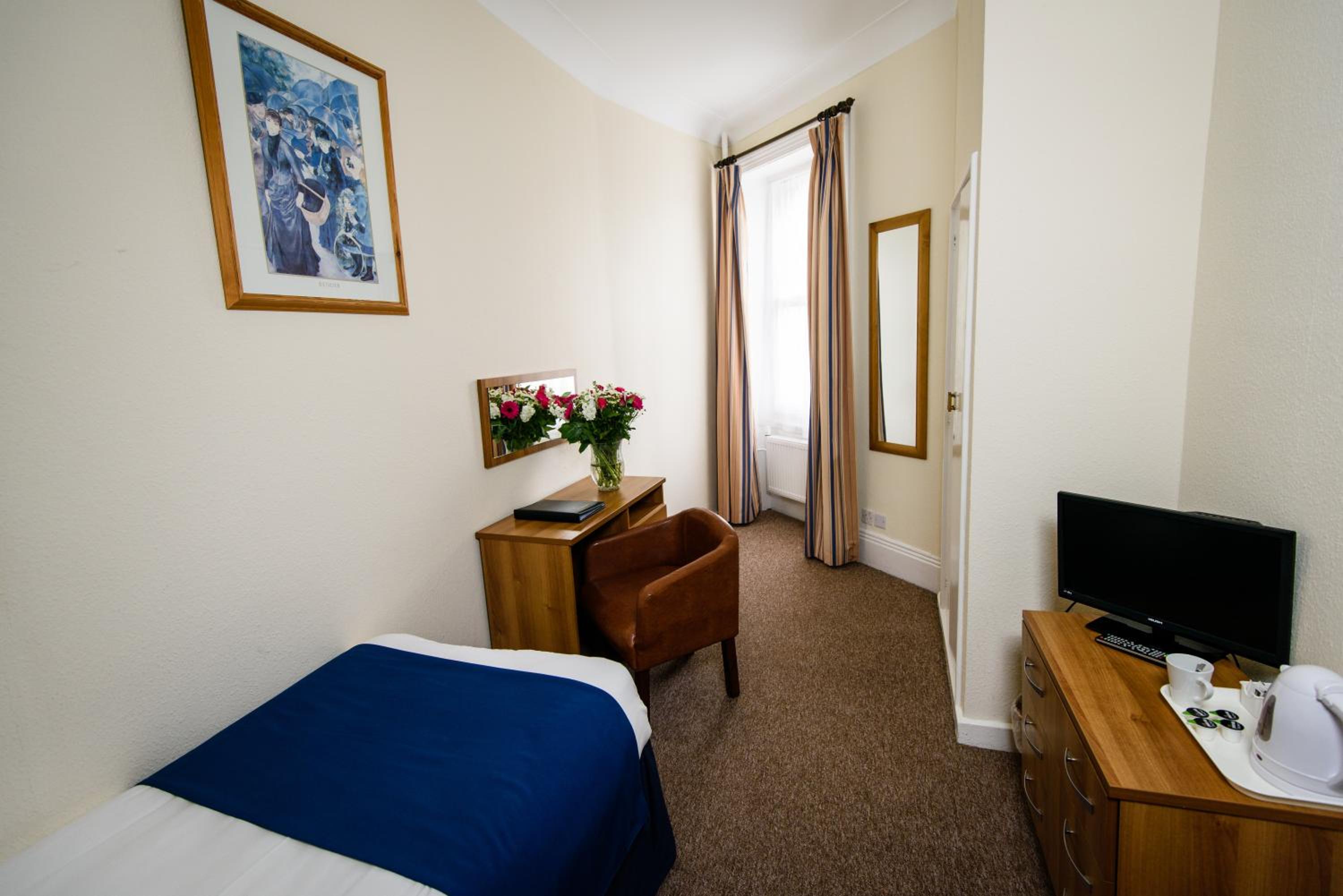Single Room photo 2